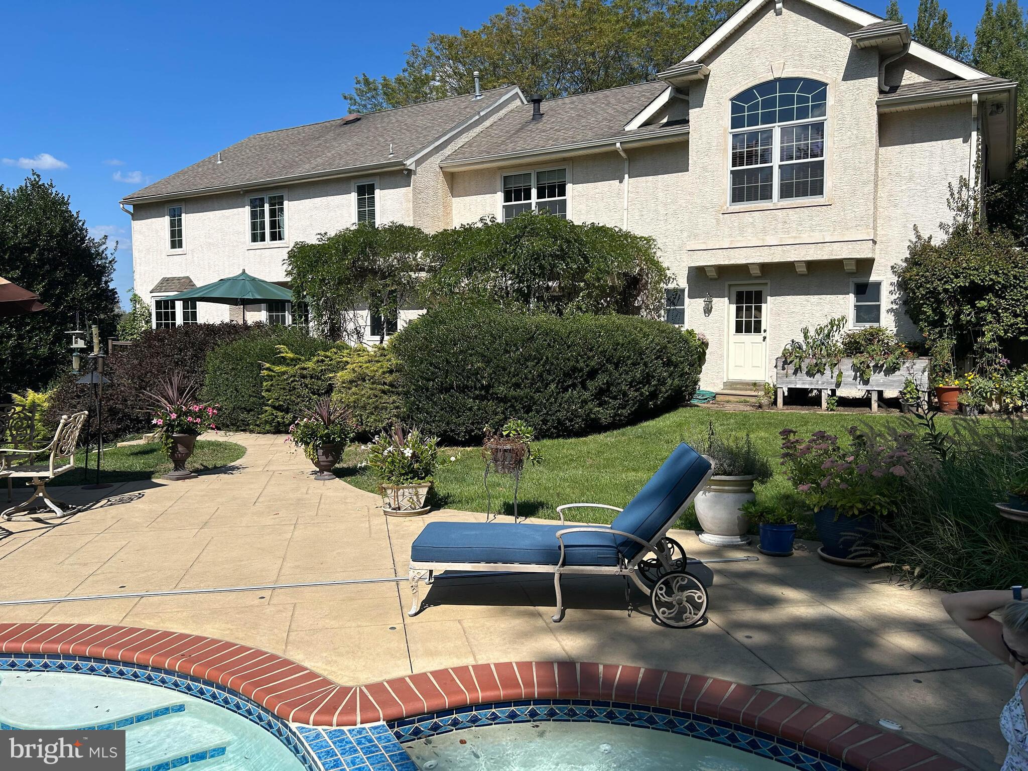 BOW TREE - Residential