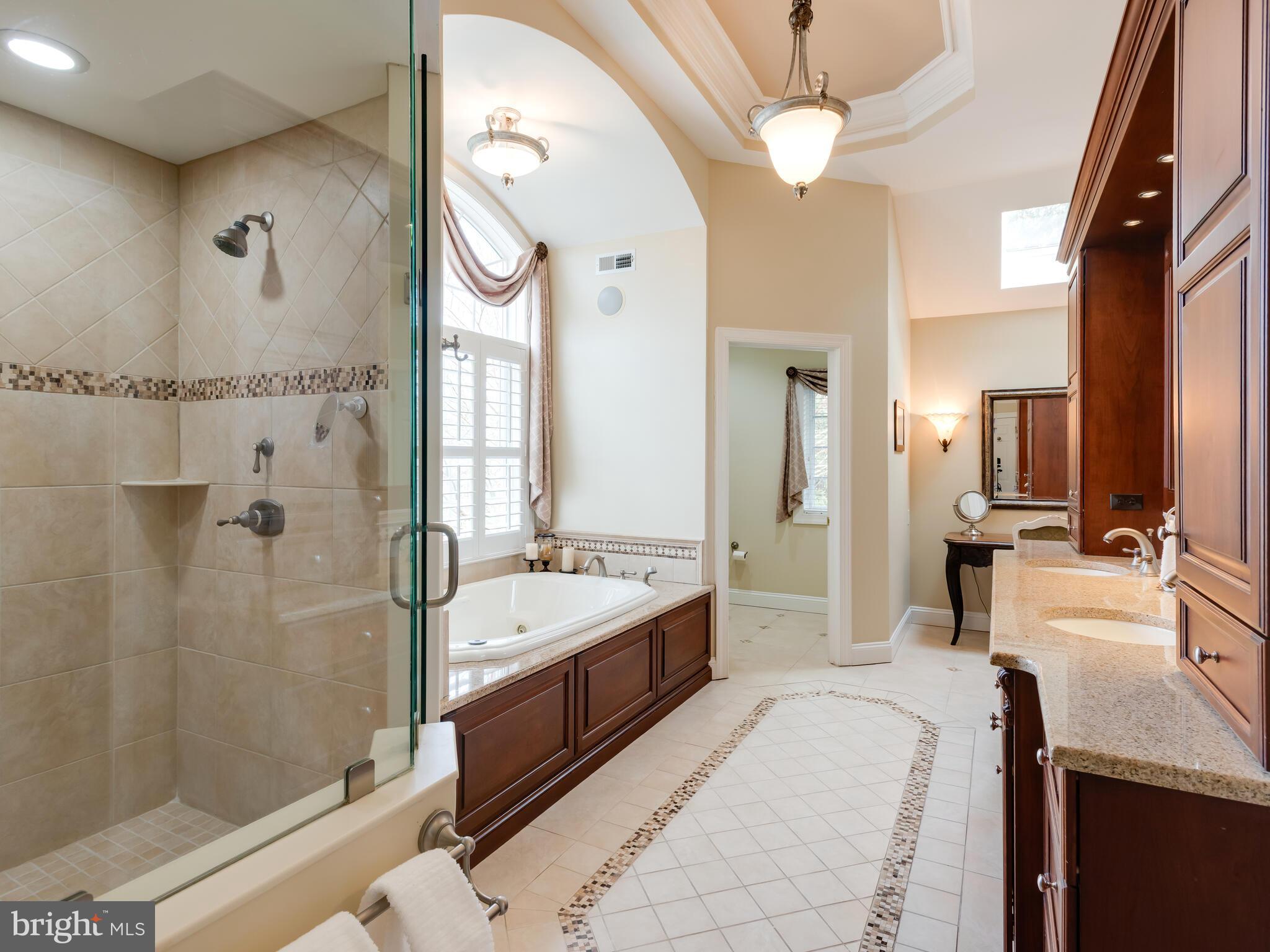 BOW TREE - Residential