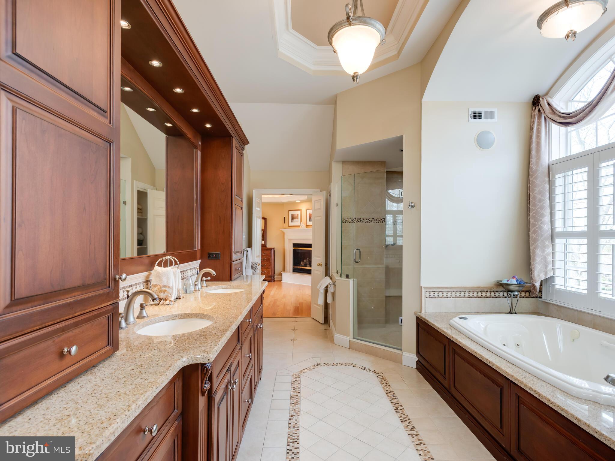 BOW TREE - Residential