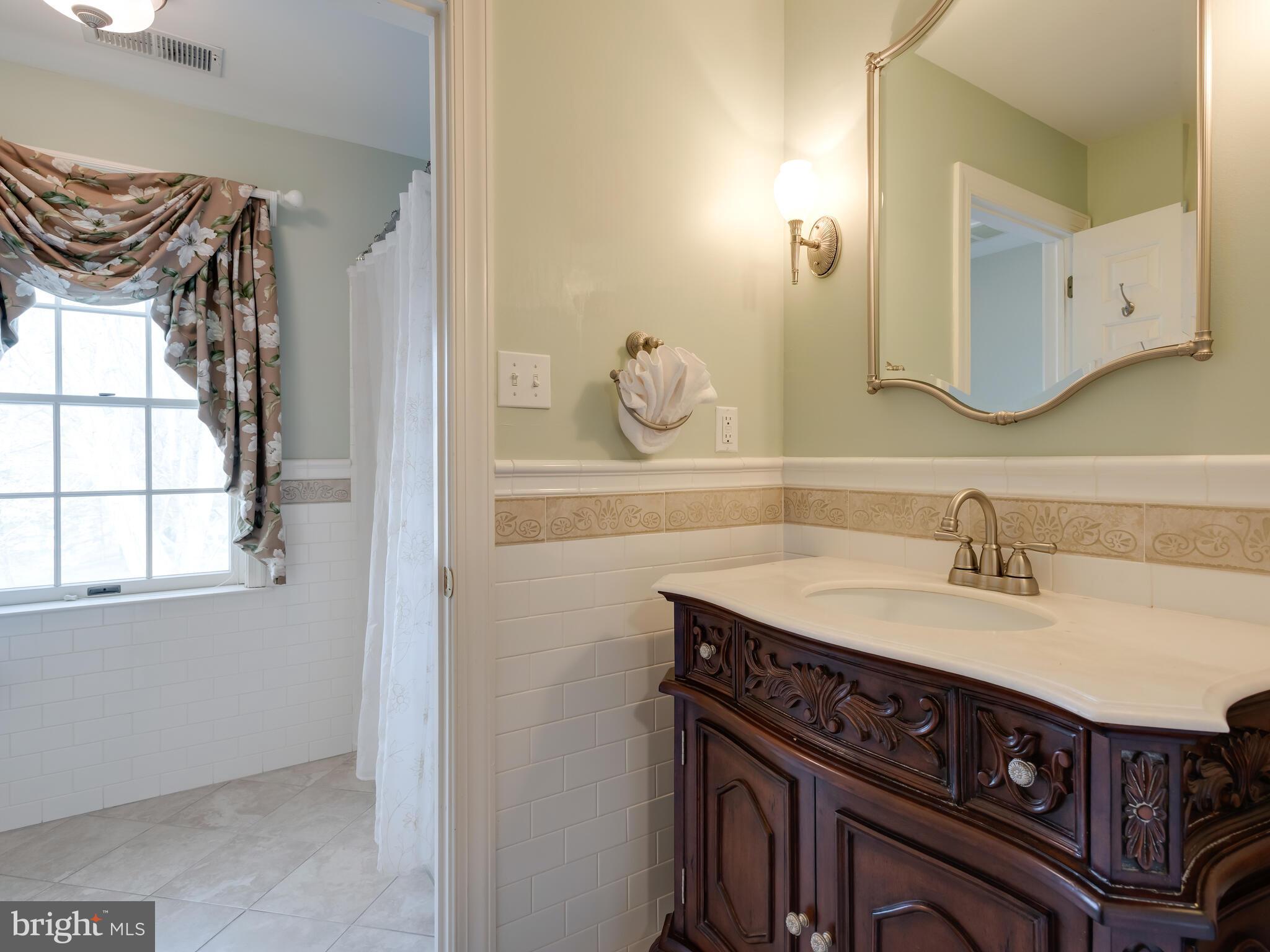 BOW TREE - Residential