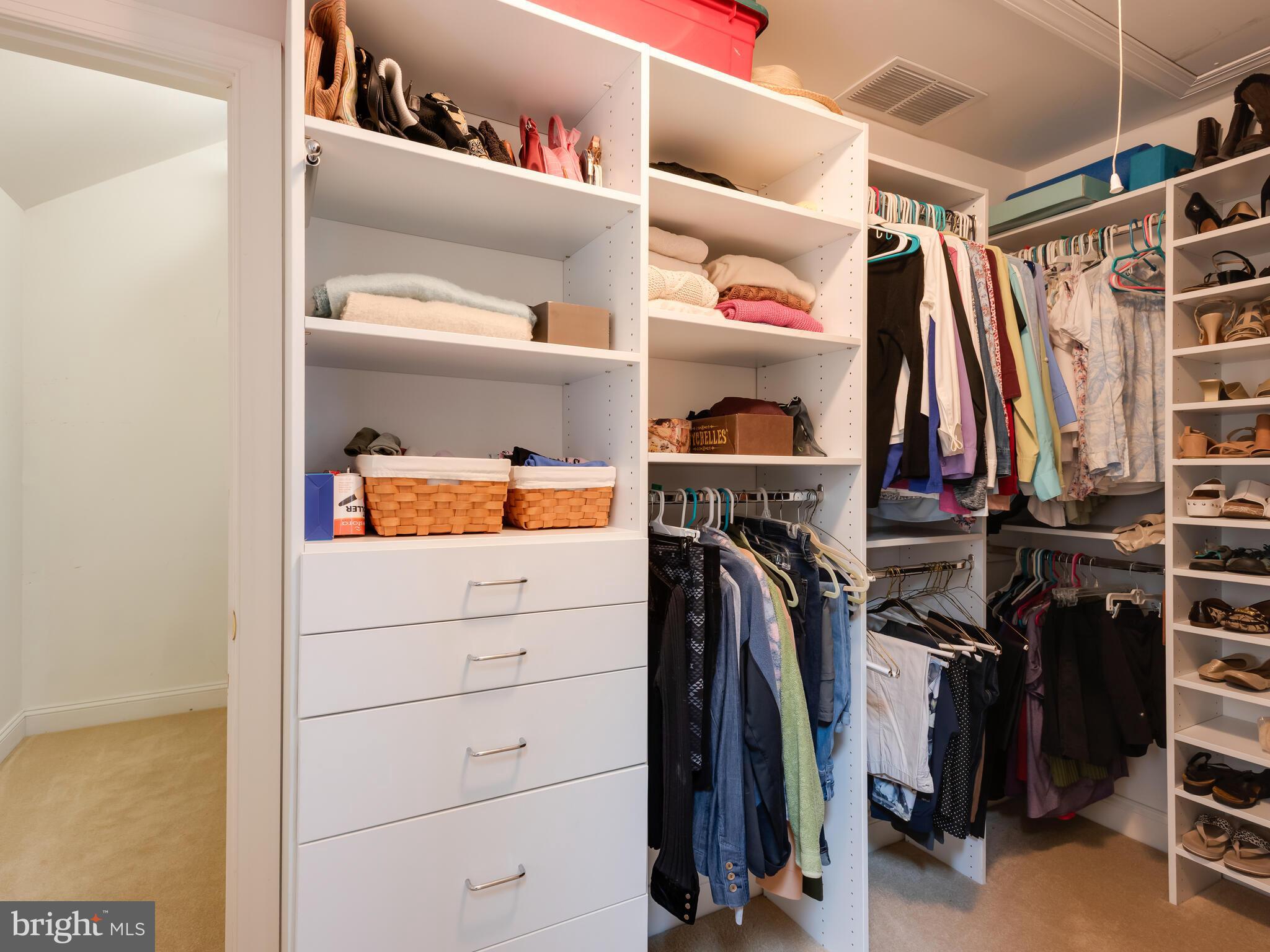 BOW TREE - Residential