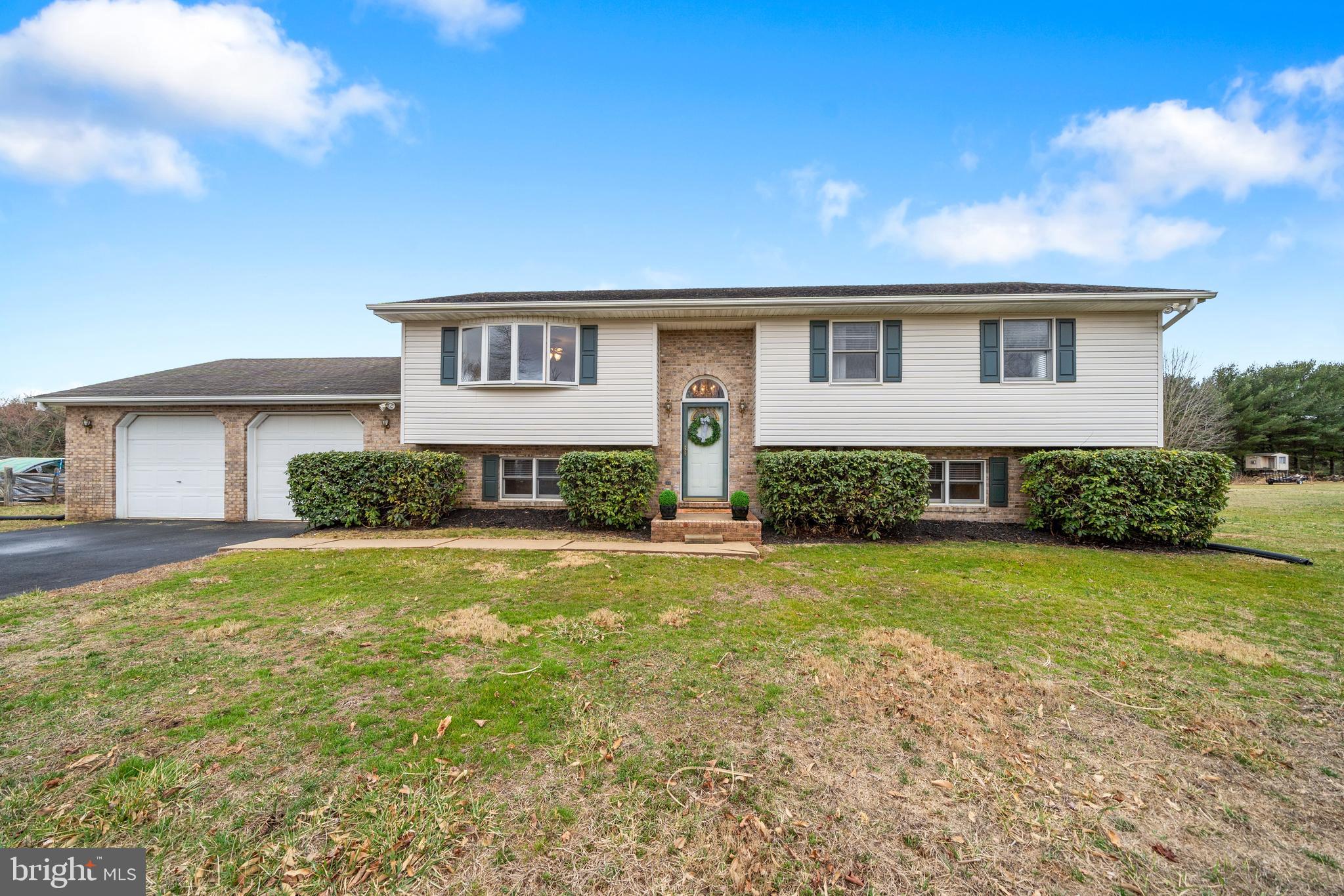 MONTGOMERYS INDEPENDENCE - Residential