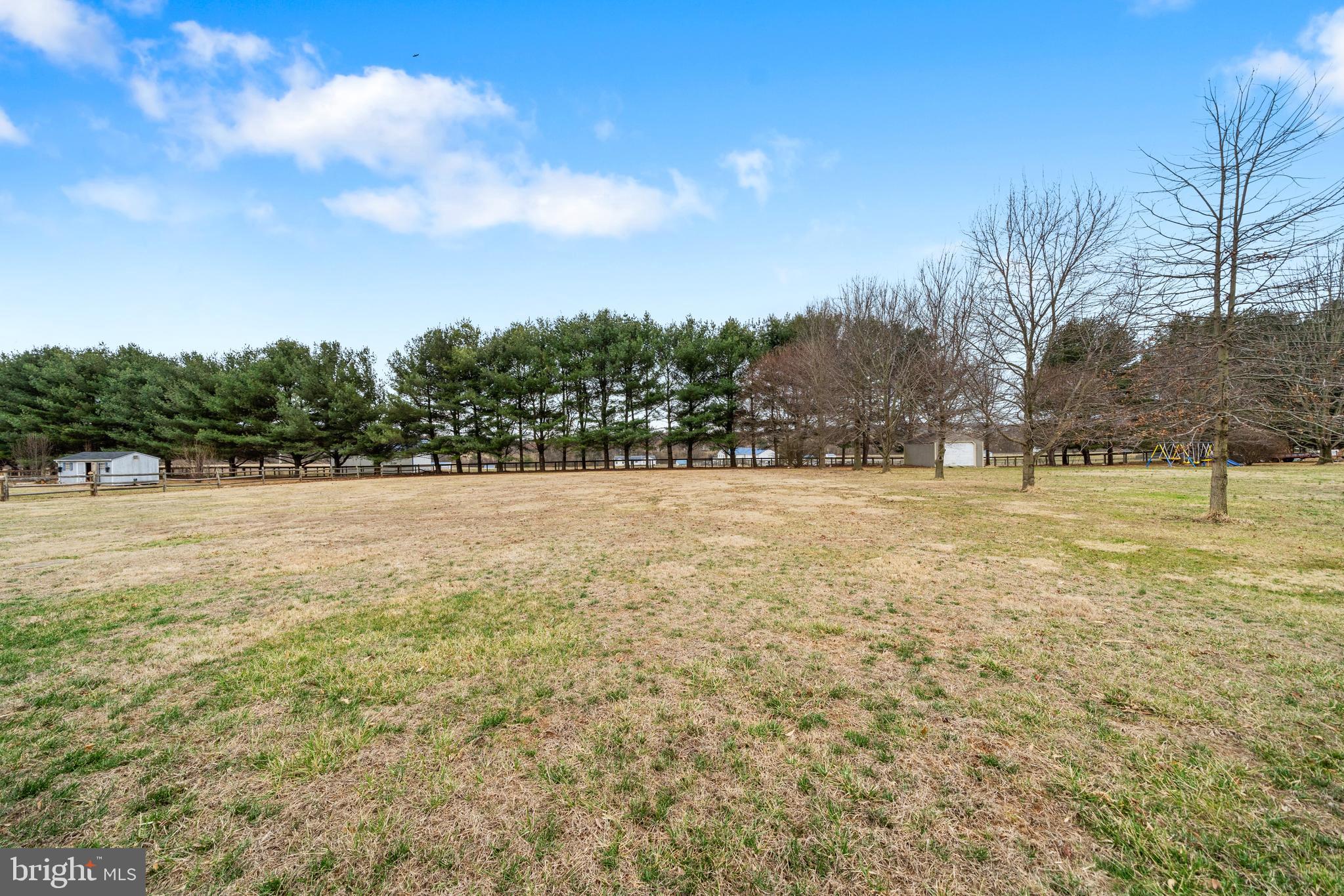 MONTGOMERYS INDEPENDENCE - Residential