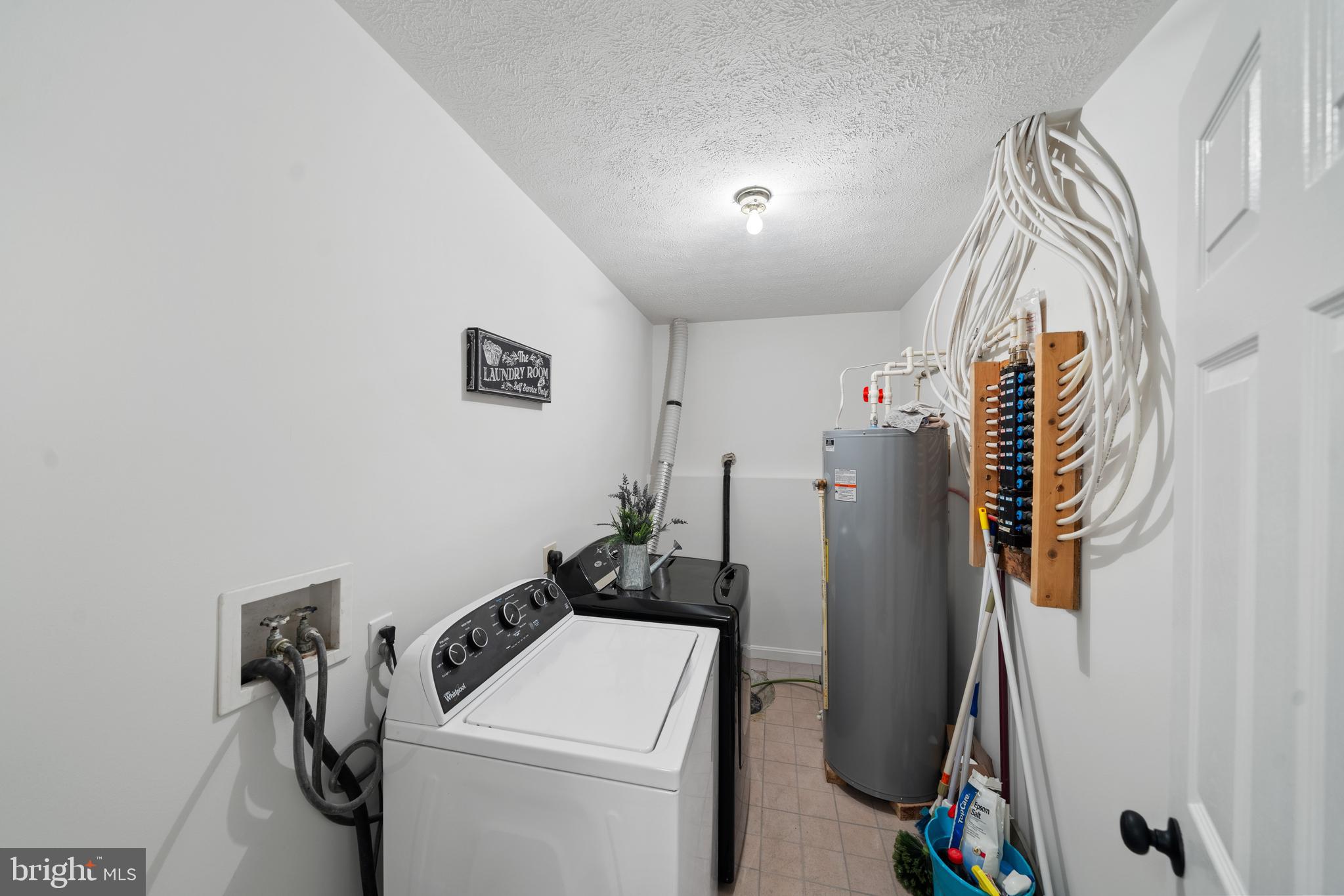 MONTGOMERYS INDEPENDENCE - Residential