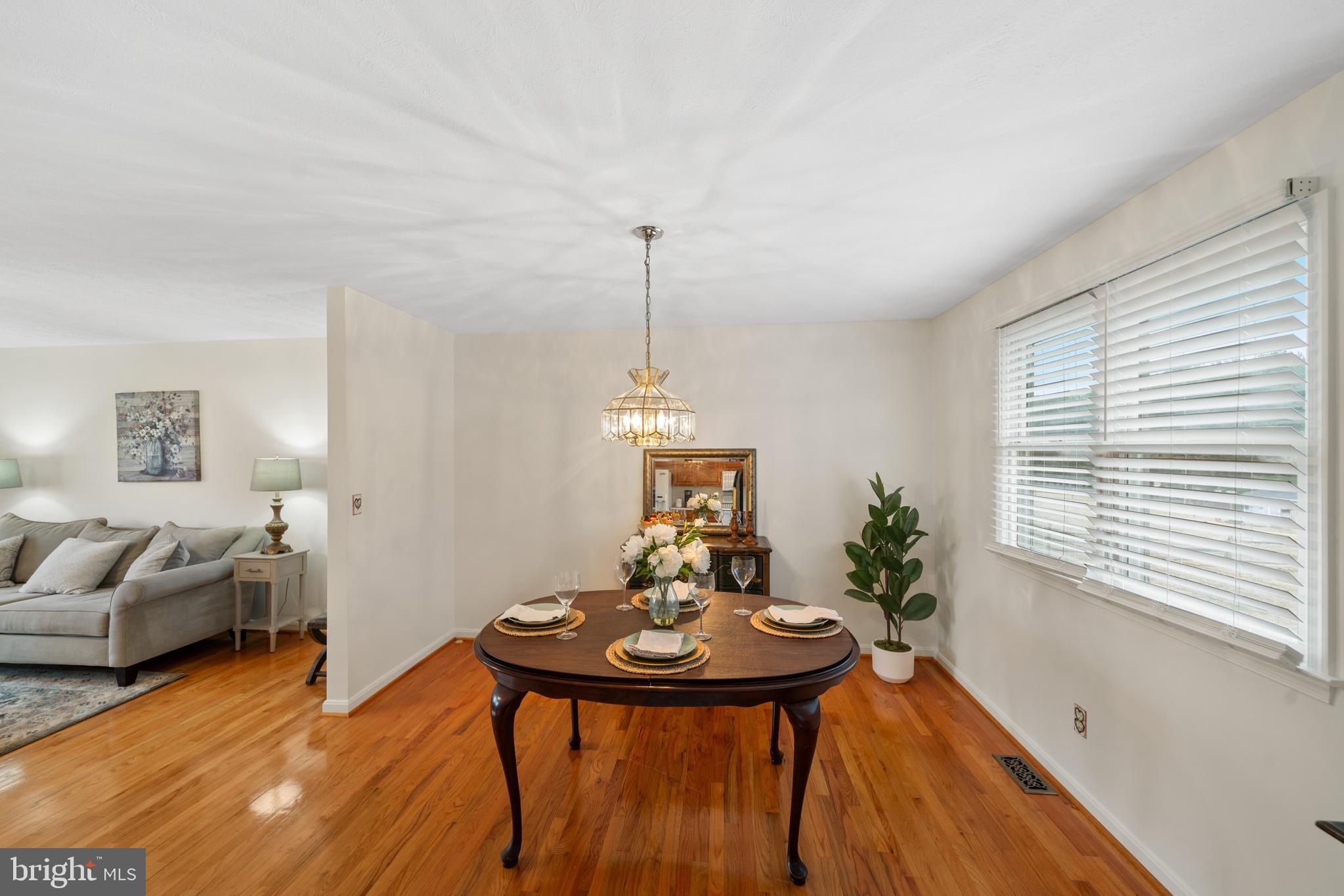 MONTGOMERYS INDEPENDENCE - Residential