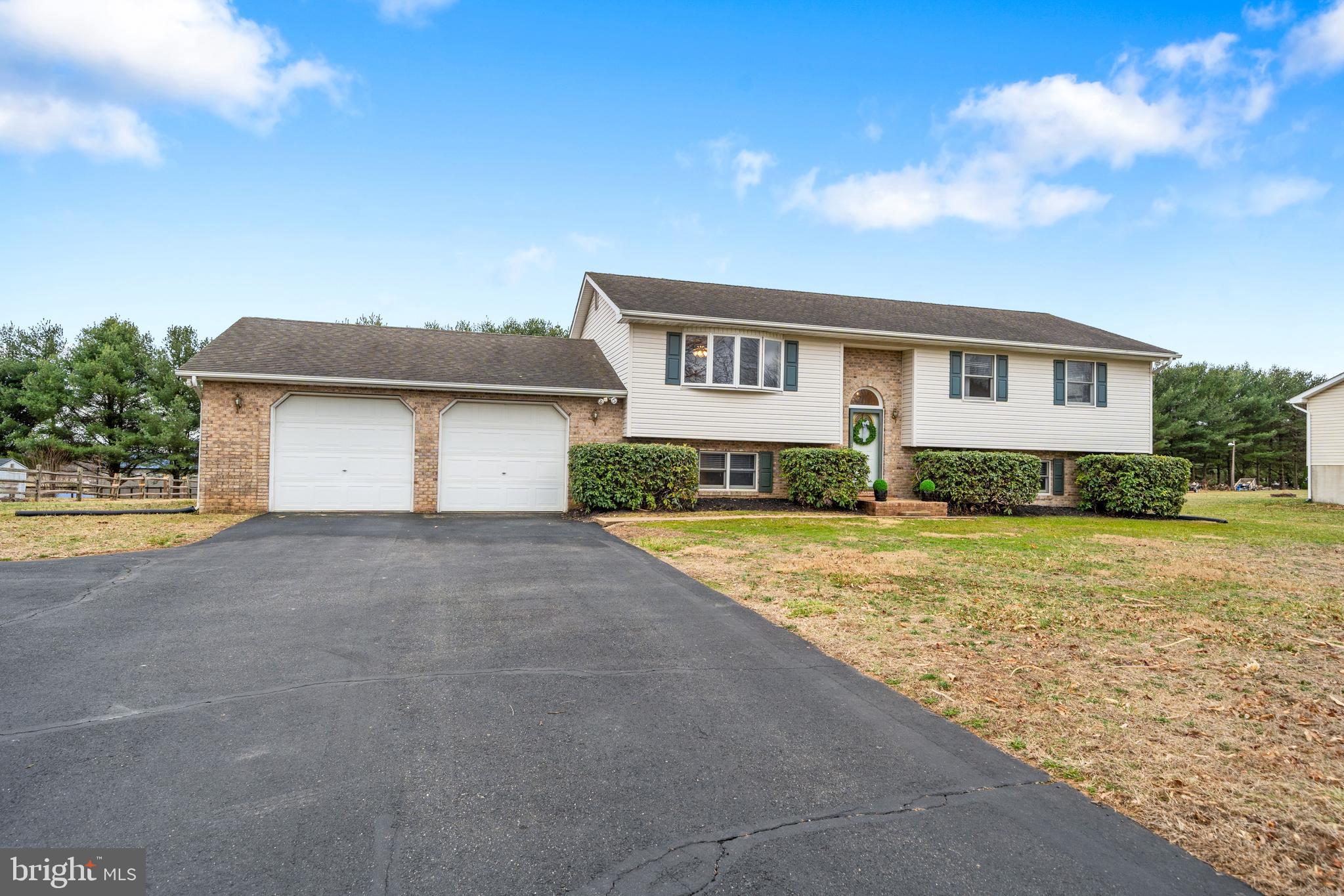 MONTGOMERYS INDEPENDENCE - Residential