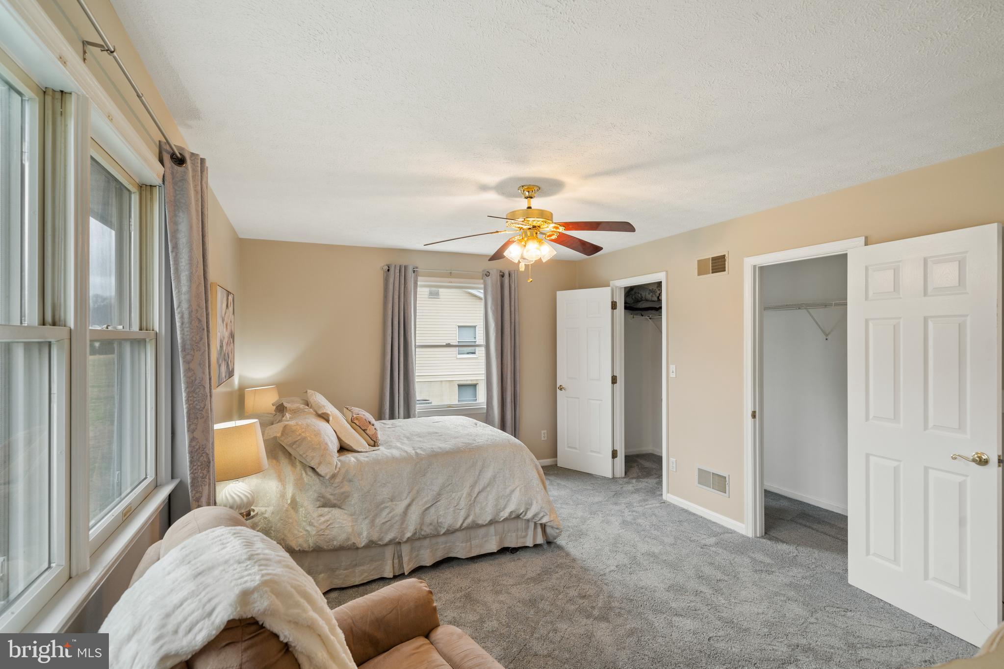 MONTGOMERYS INDEPENDENCE - Residential