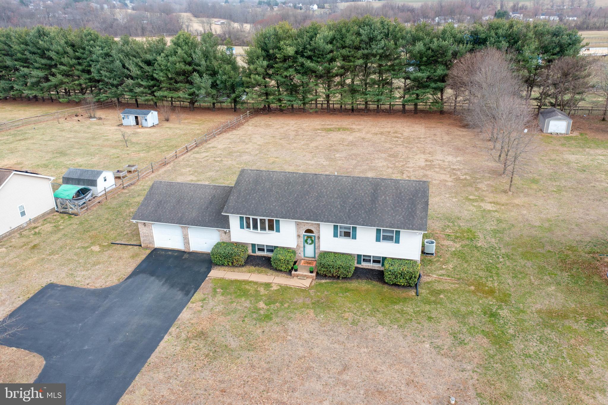 MONTGOMERYS INDEPENDENCE - Residential