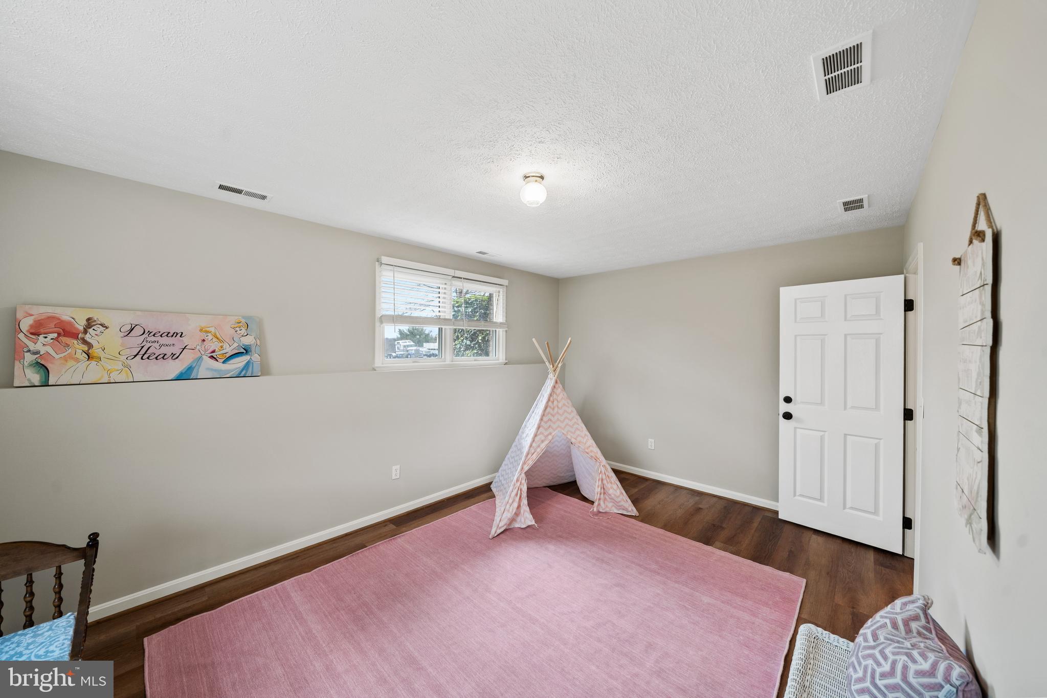 MONTGOMERYS INDEPENDENCE - Residential