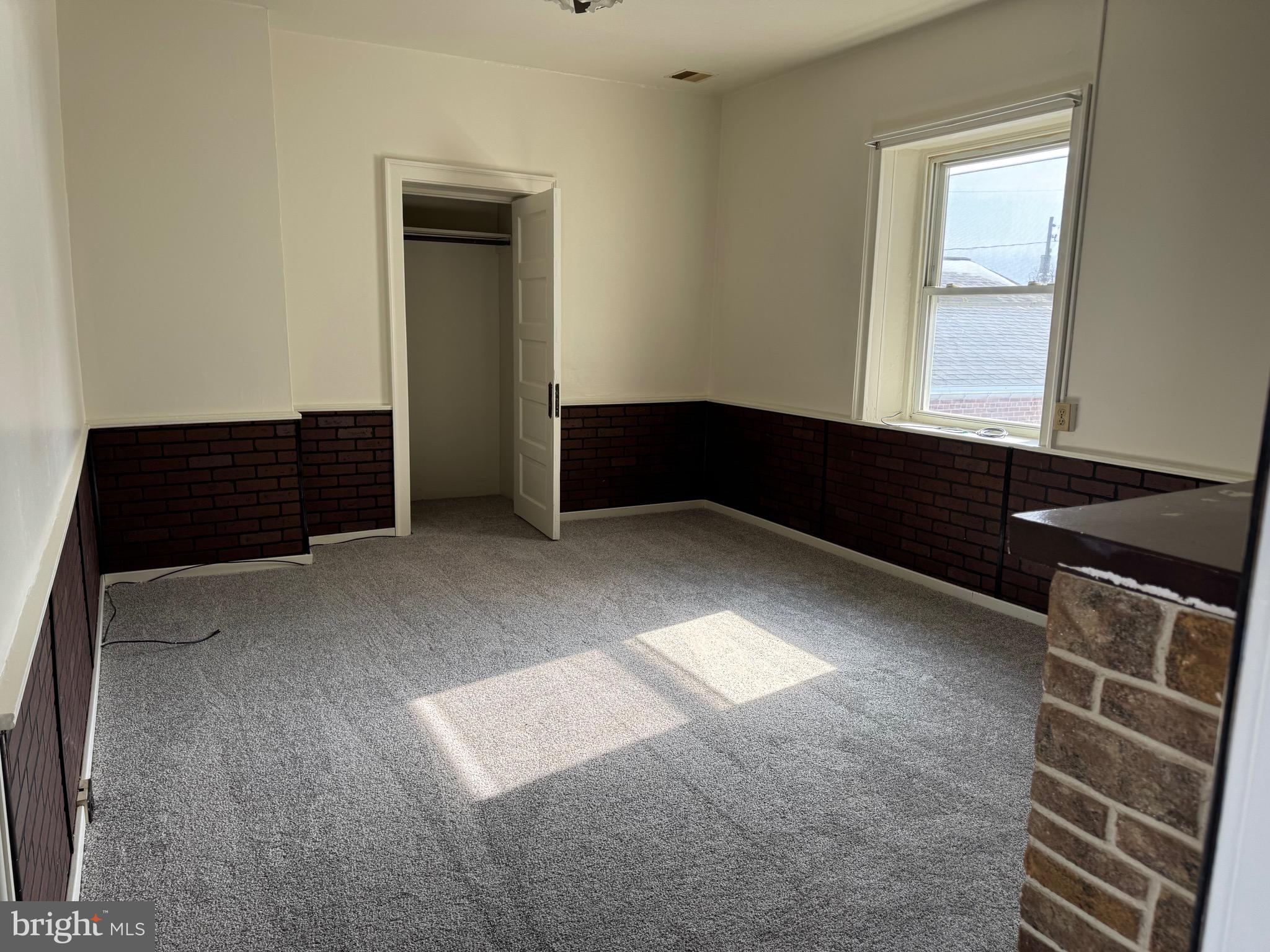 404 LINDEN GROVE ROAD