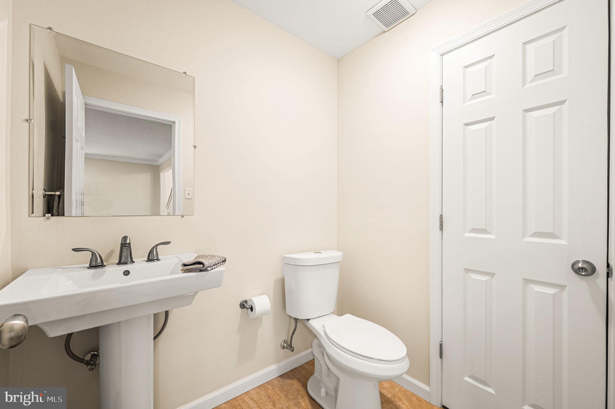 ROUND HILL - Residential