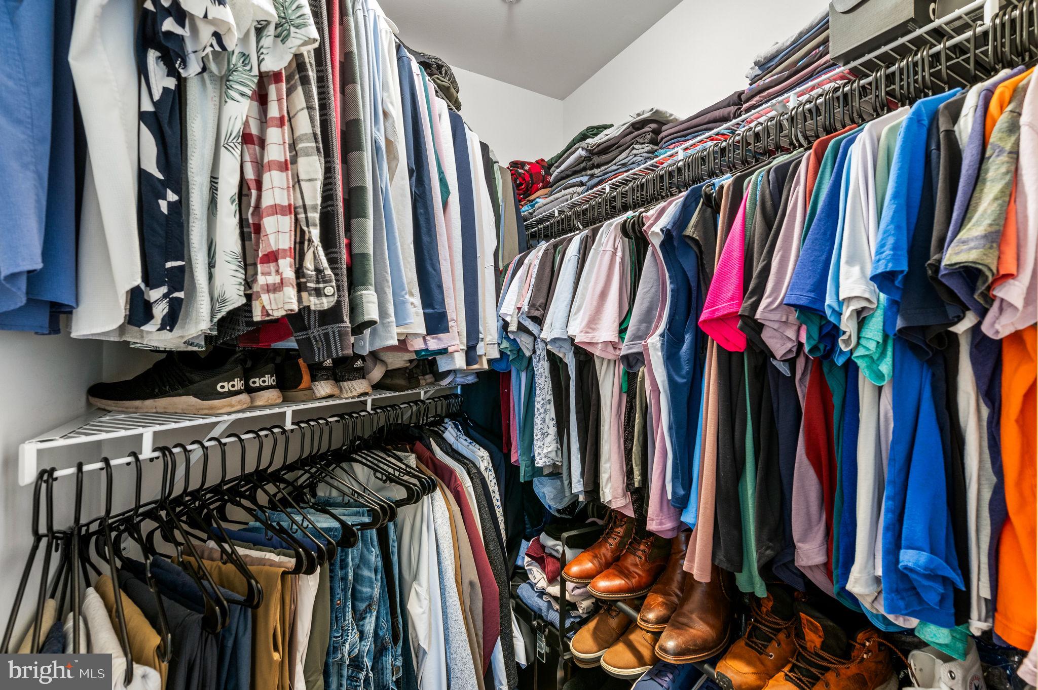 ROUND HILL - Residential