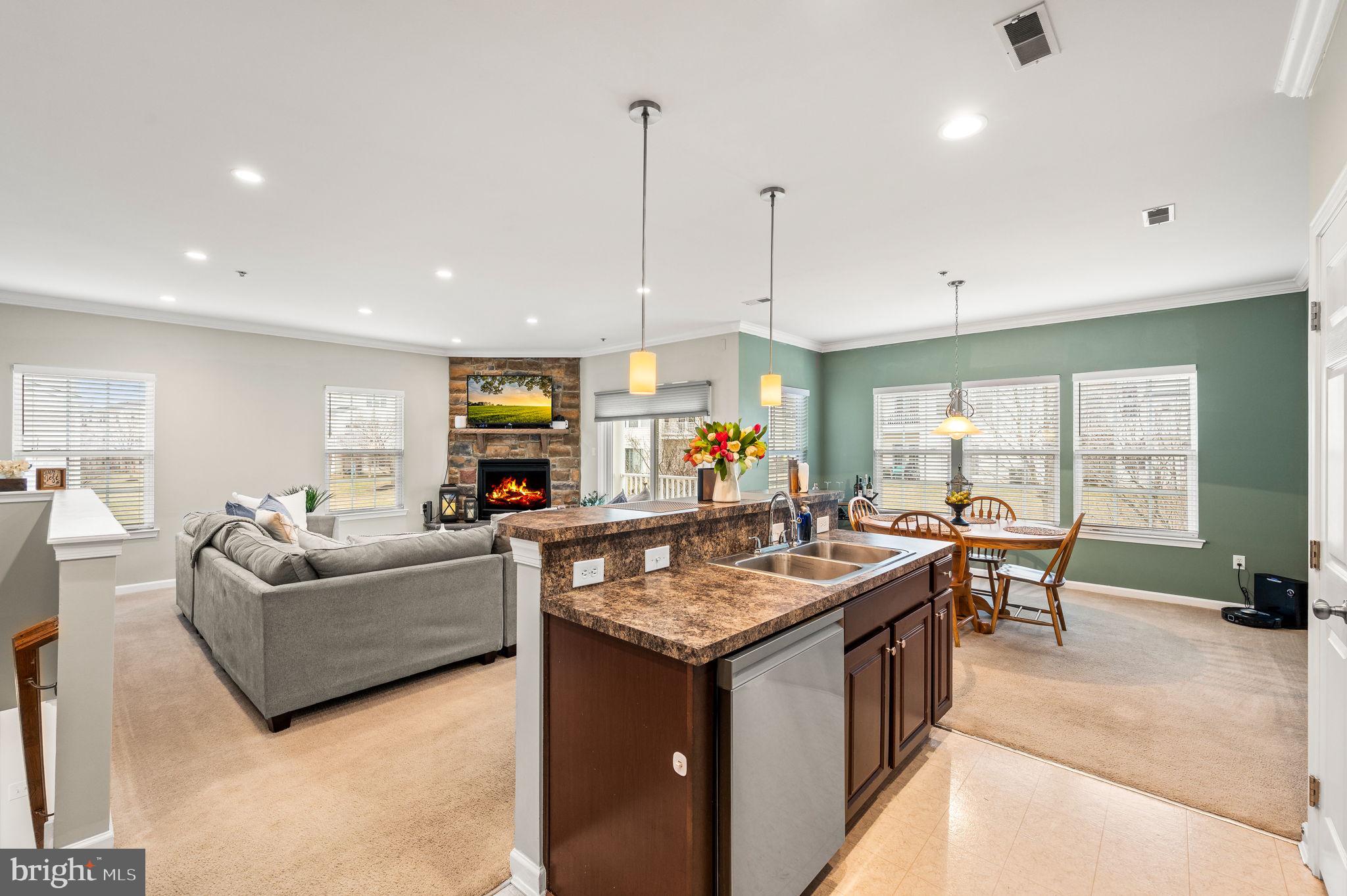 ROUND HILL - Residential