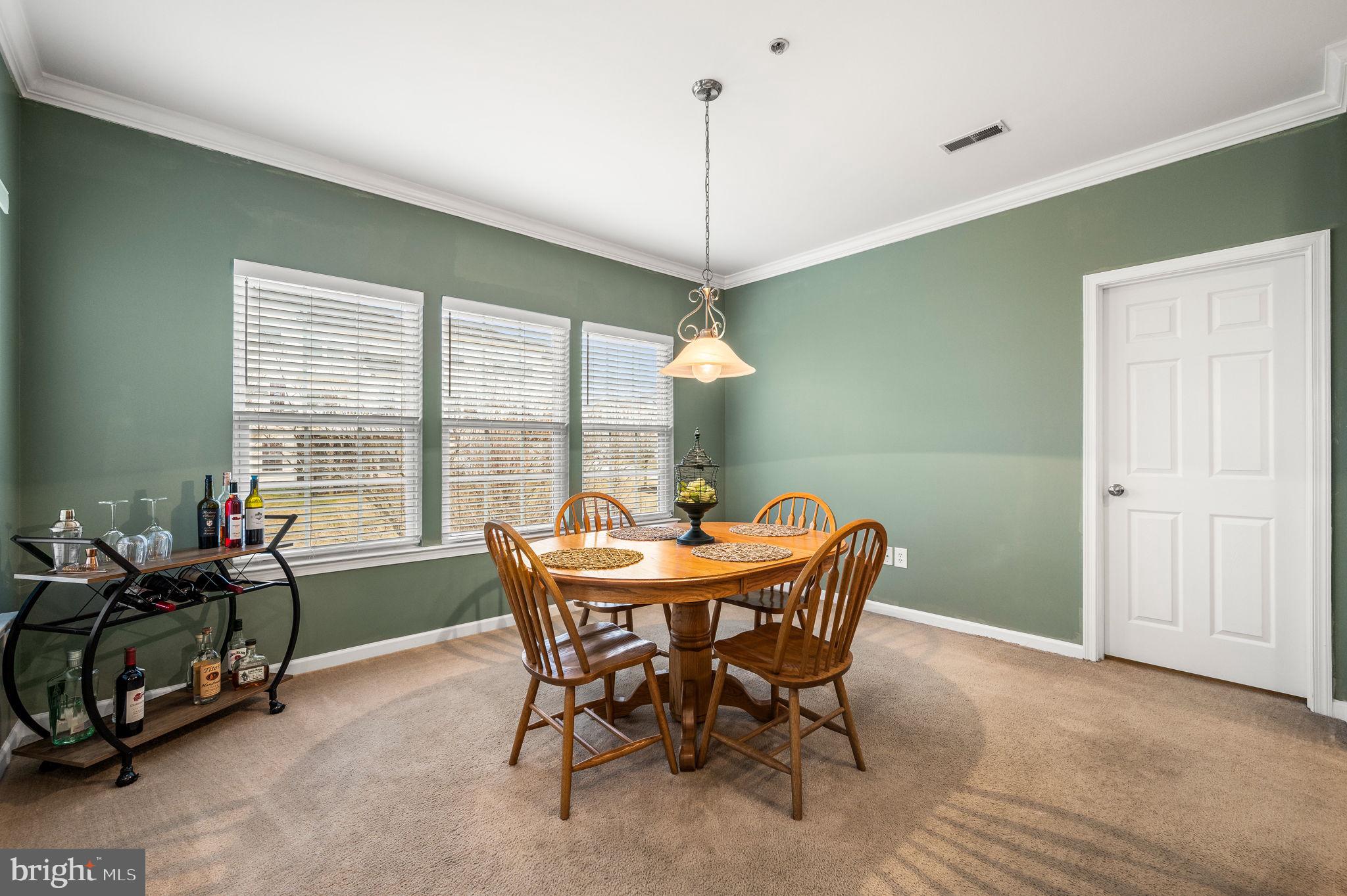 ROUND HILL - Residential