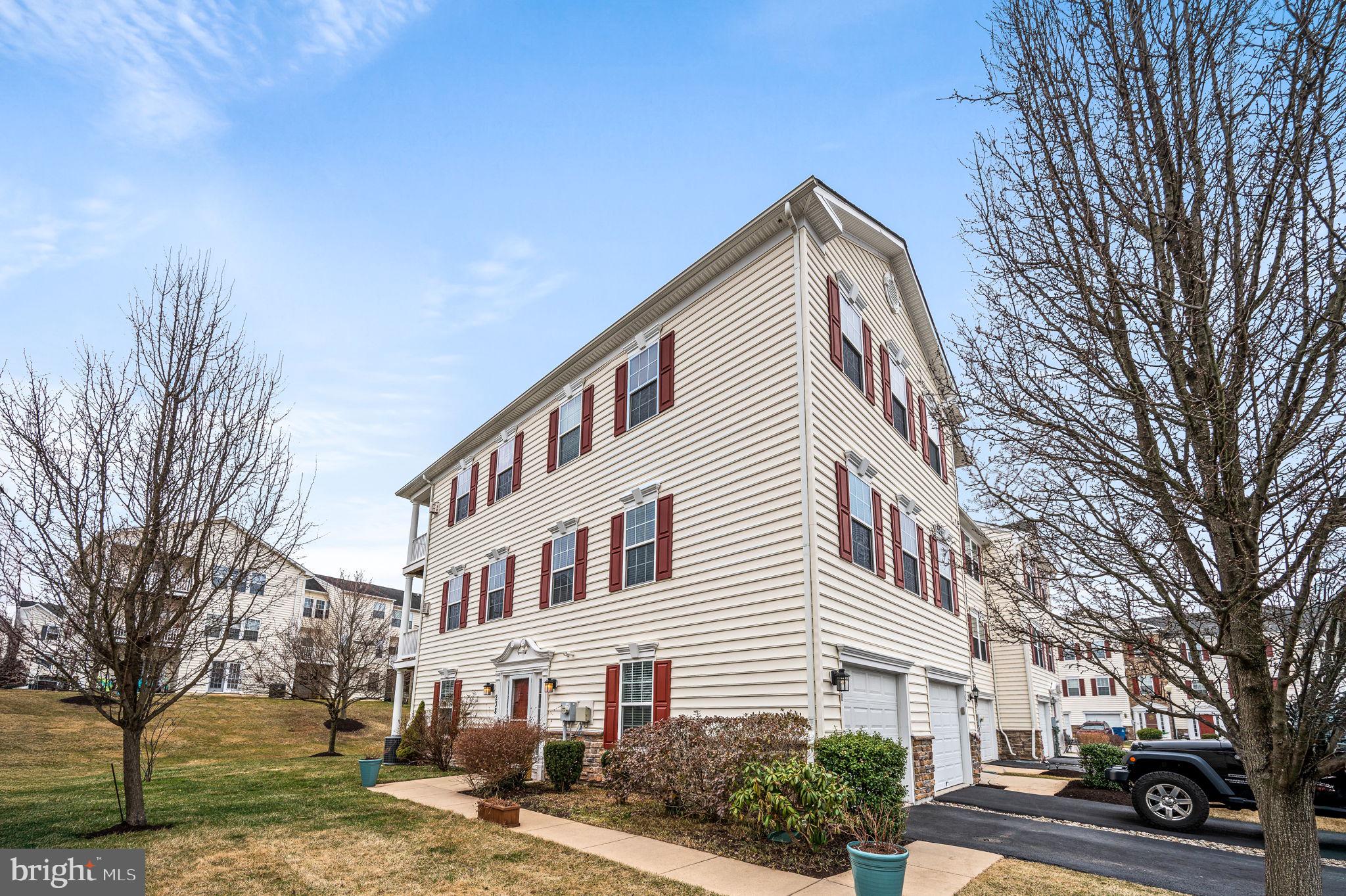 ROUND HILL - Residential