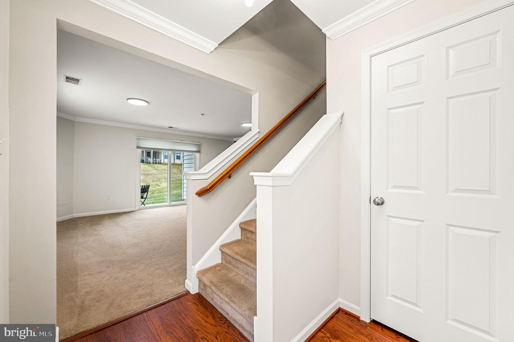 ROUND HILL - Residential