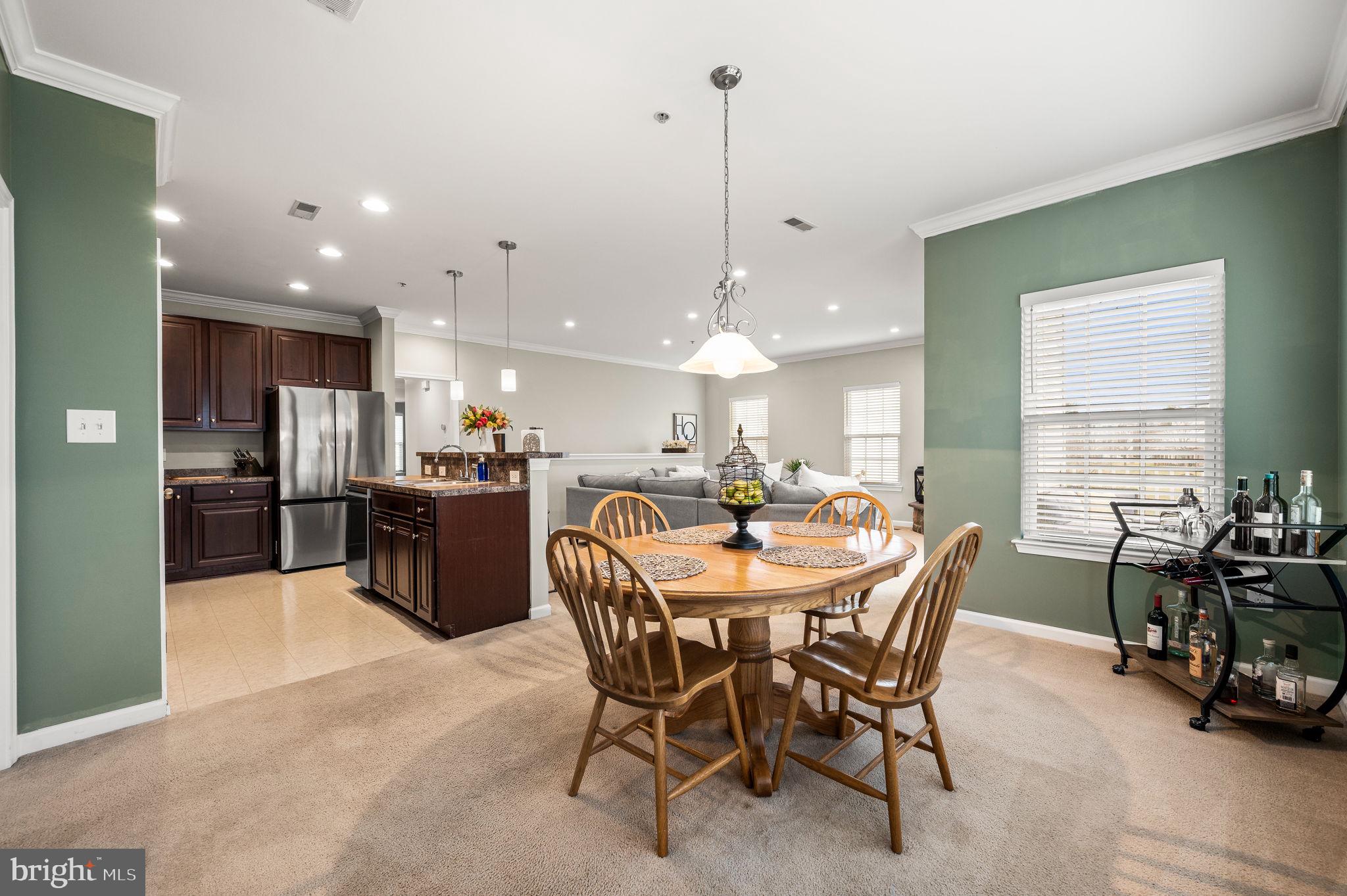 ROUND HILL - Residential