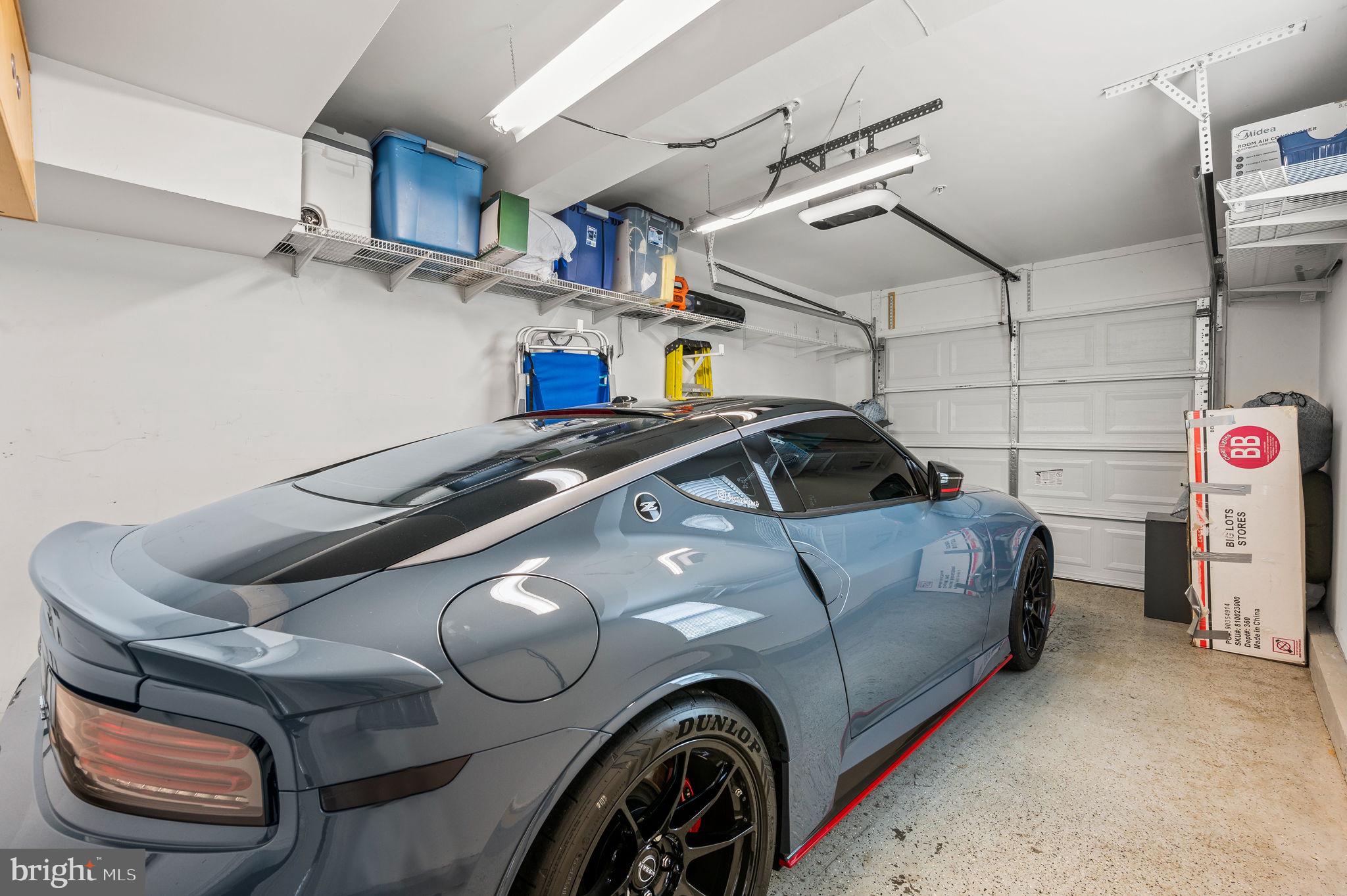 ROUND HILL - Residential