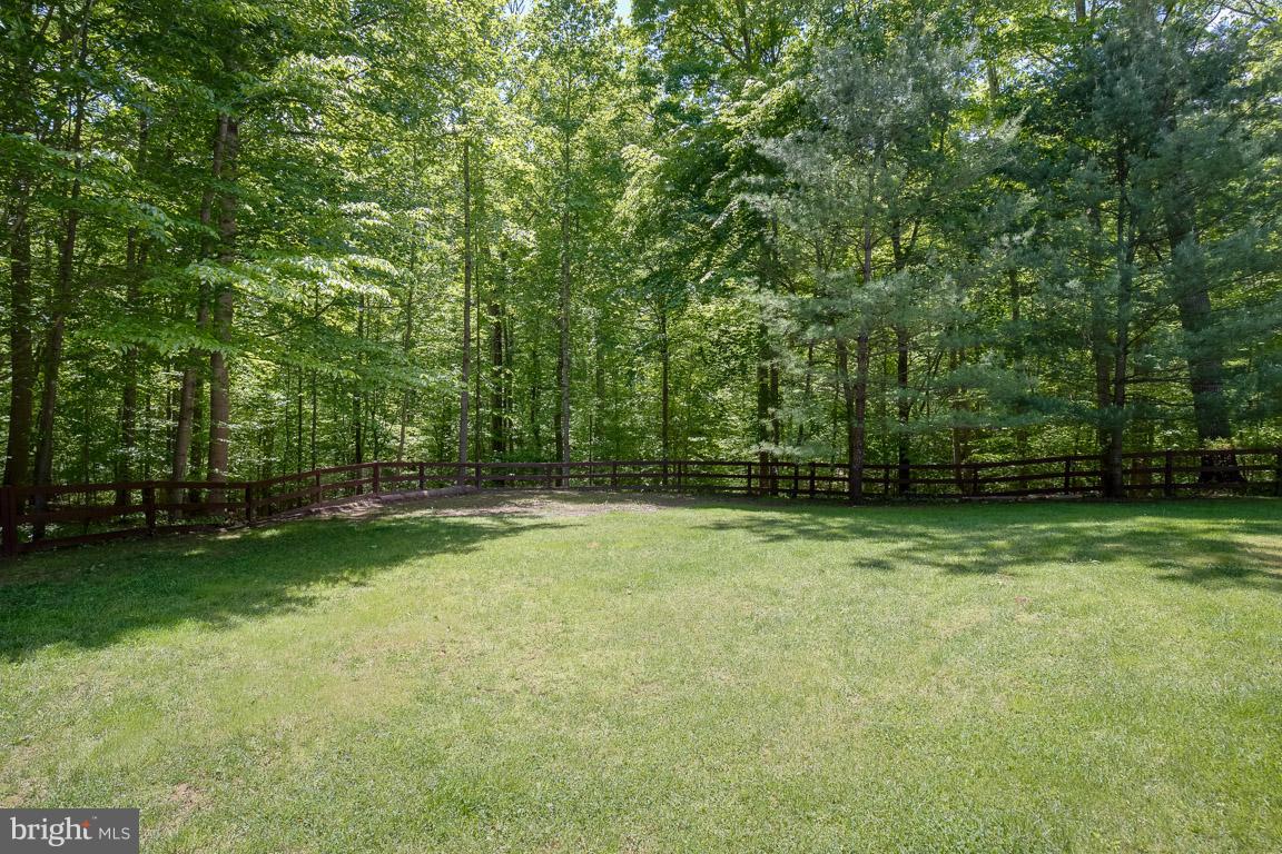 LAKE OCCOQUAN SHORES - Residential