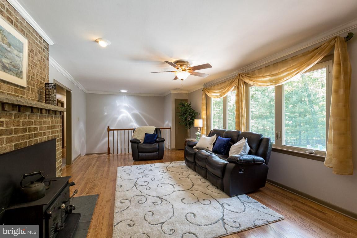 LAKE OCCOQUAN SHORES - Residential