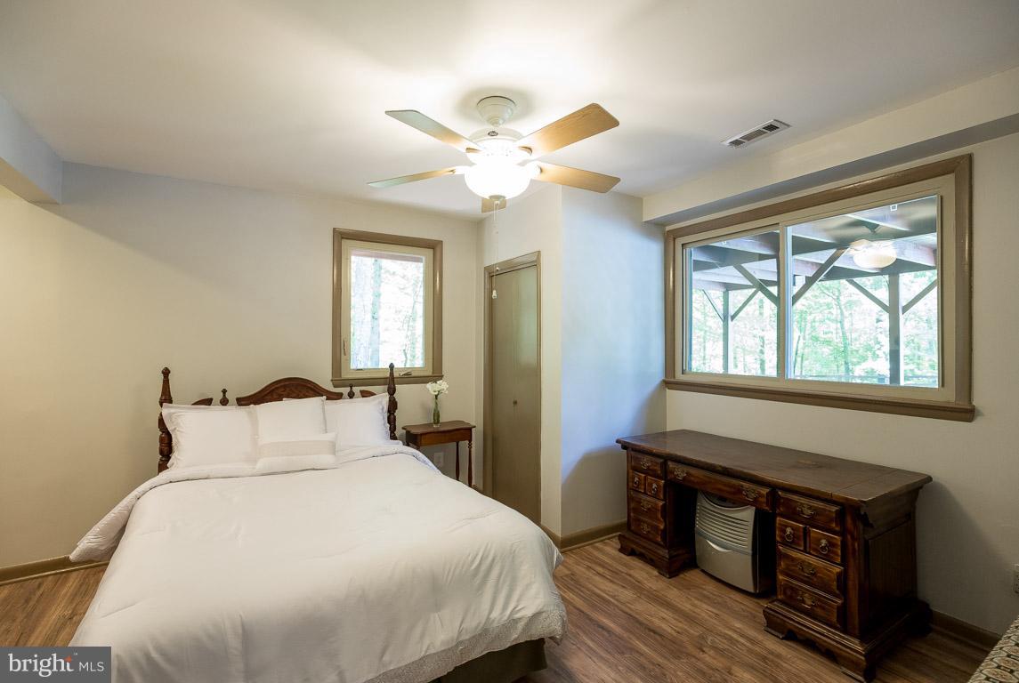 LAKE OCCOQUAN SHORES - Residential