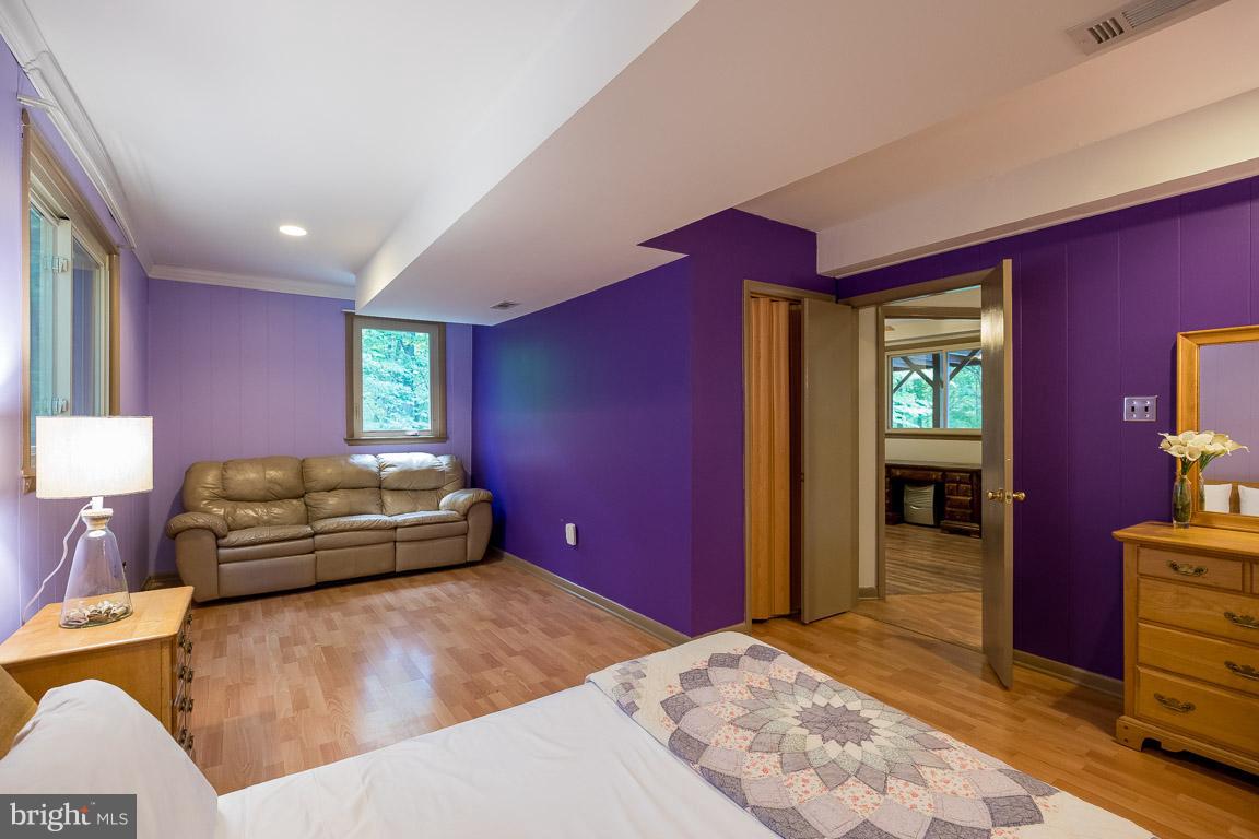 LAKE OCCOQUAN SHORES - Residential