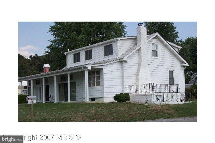 THIS IS A INVESTOR SPECIAL! YOU CAN APPLY FOR MULTIFAMILY LICENSE AND CONTINUE COLLECTING THE RENTAL INCOME.  OR YOU CAN IMPROVE YOUR SELF. ITS GREAT TO HAVE OPTIONS! COME AND LOOK TODAY! RENTS BEING COLLECTED ARE TOTAL OF 3K A MONTH.