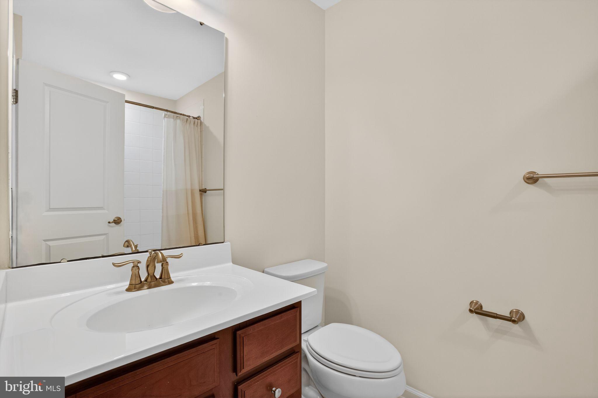 WESTCHESTER SQUARE - Residential Lease