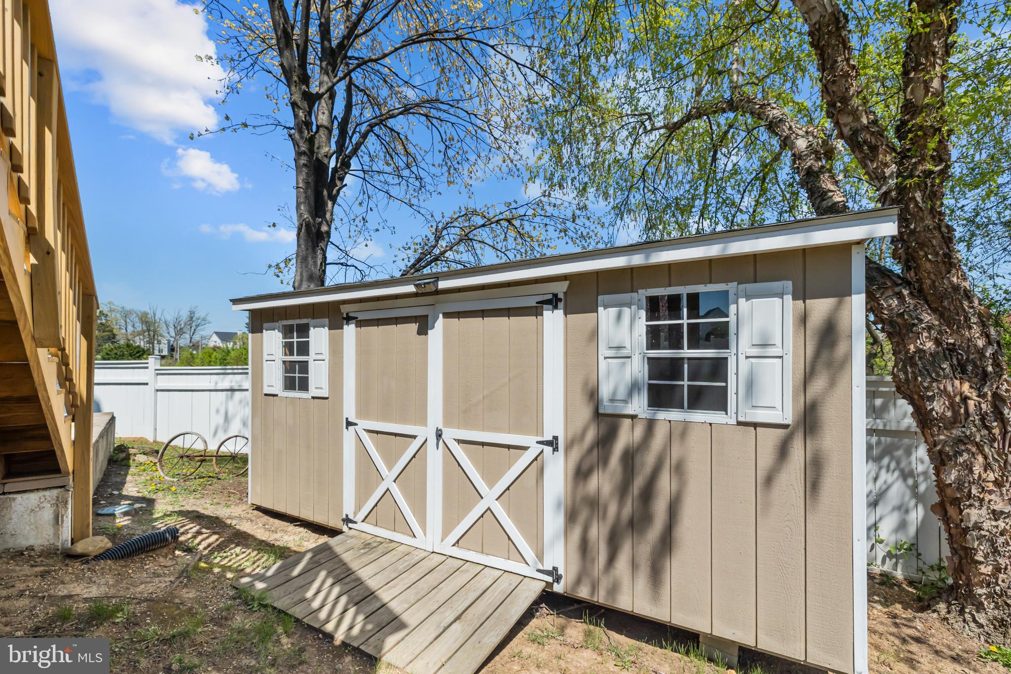 JOHN LEARY - Residential