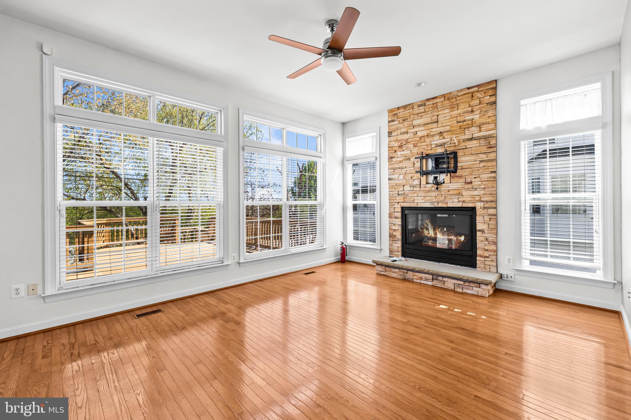 JOHN LEARY - Residential