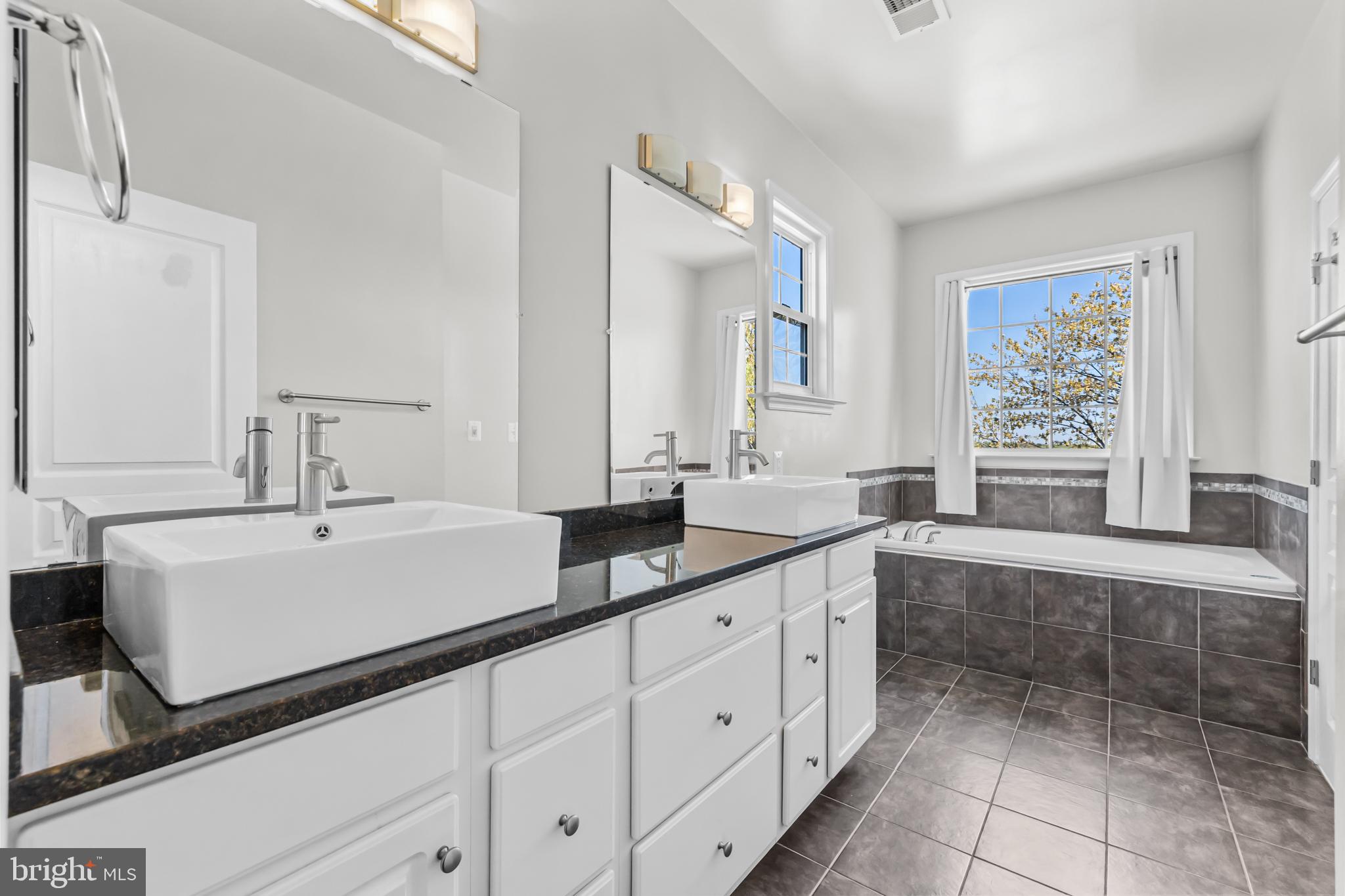 JOHN LEARY - Residential