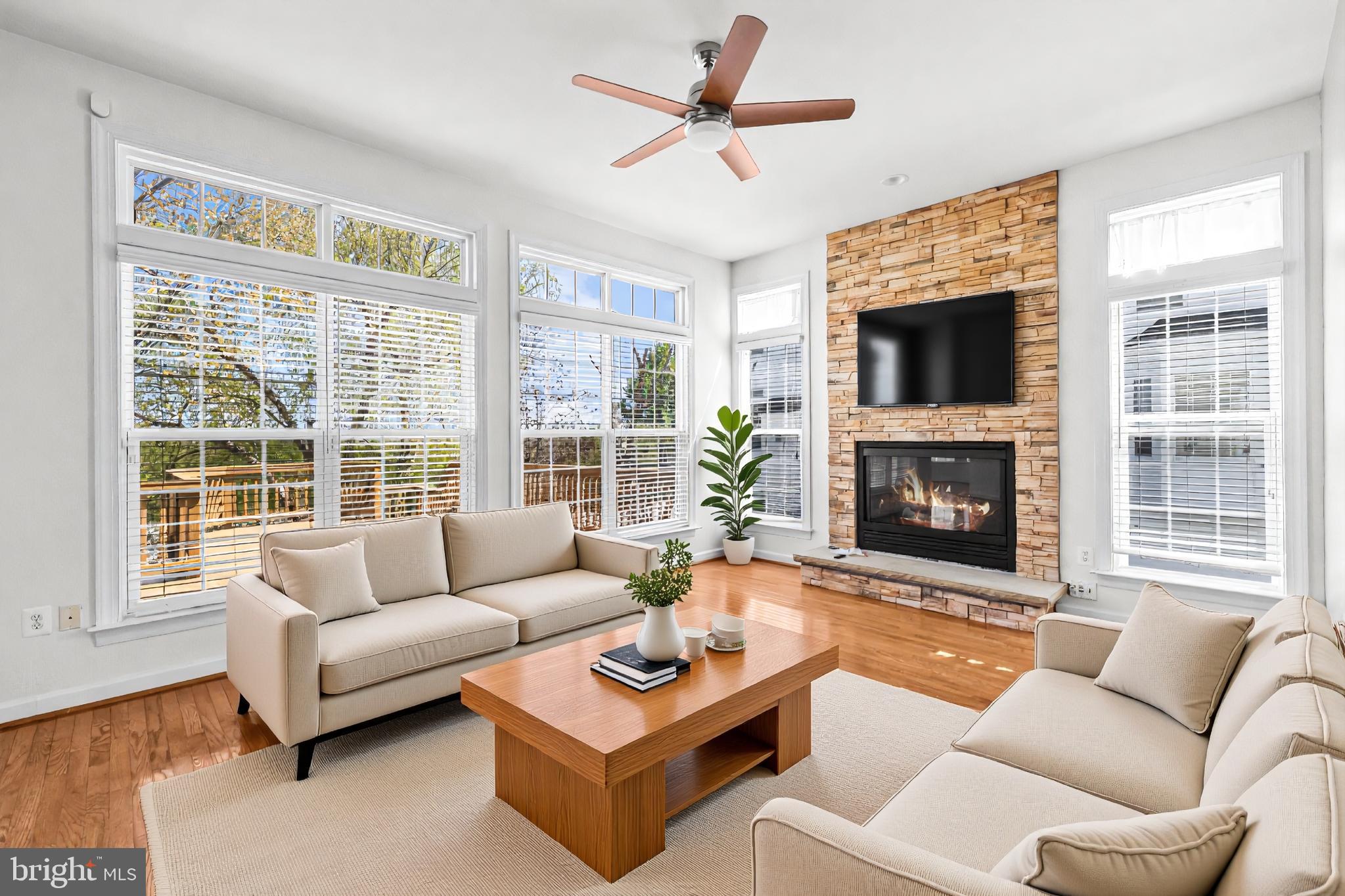 JOHN LEARY - Residential