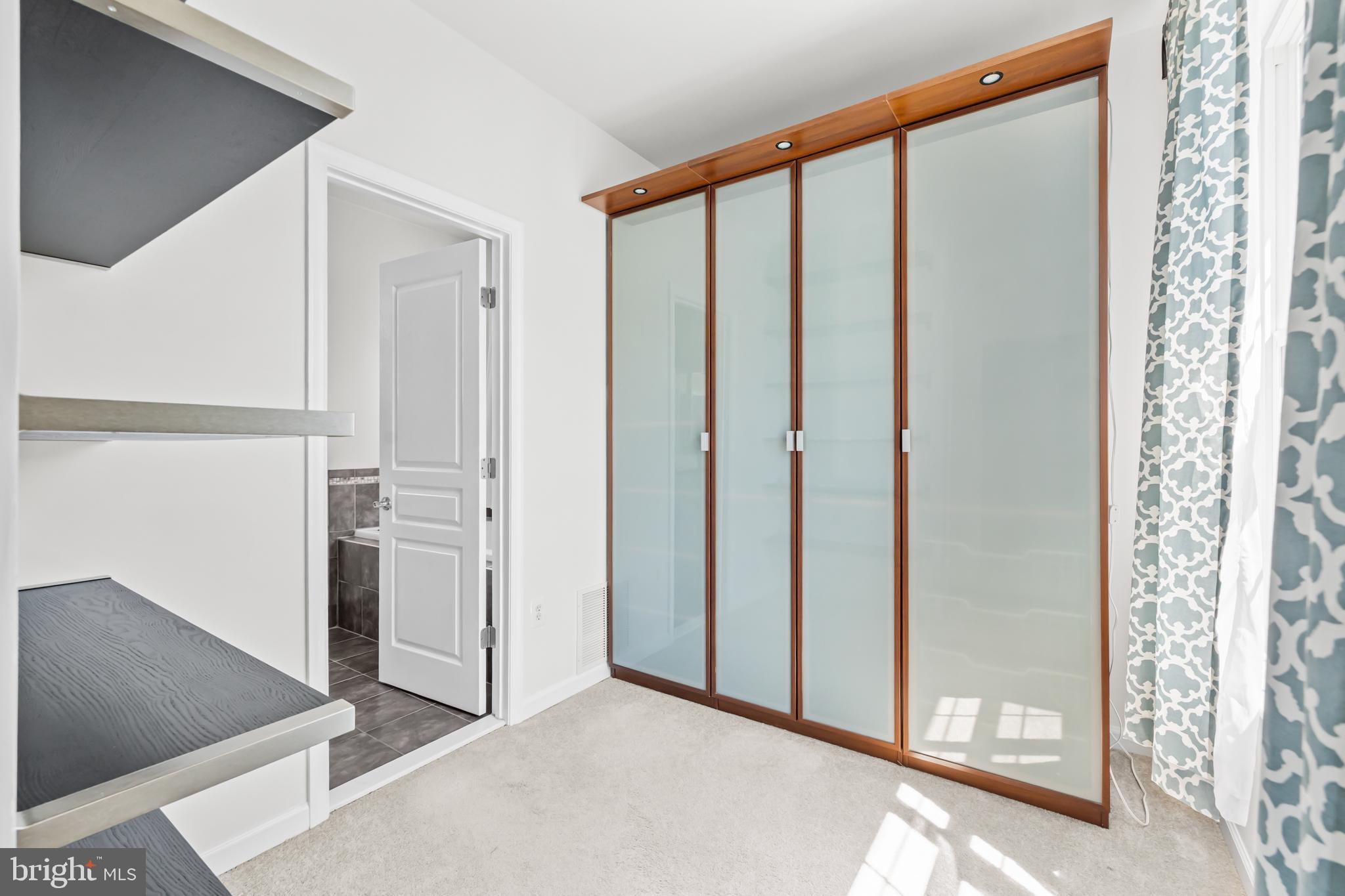 JOHN LEARY - Residential