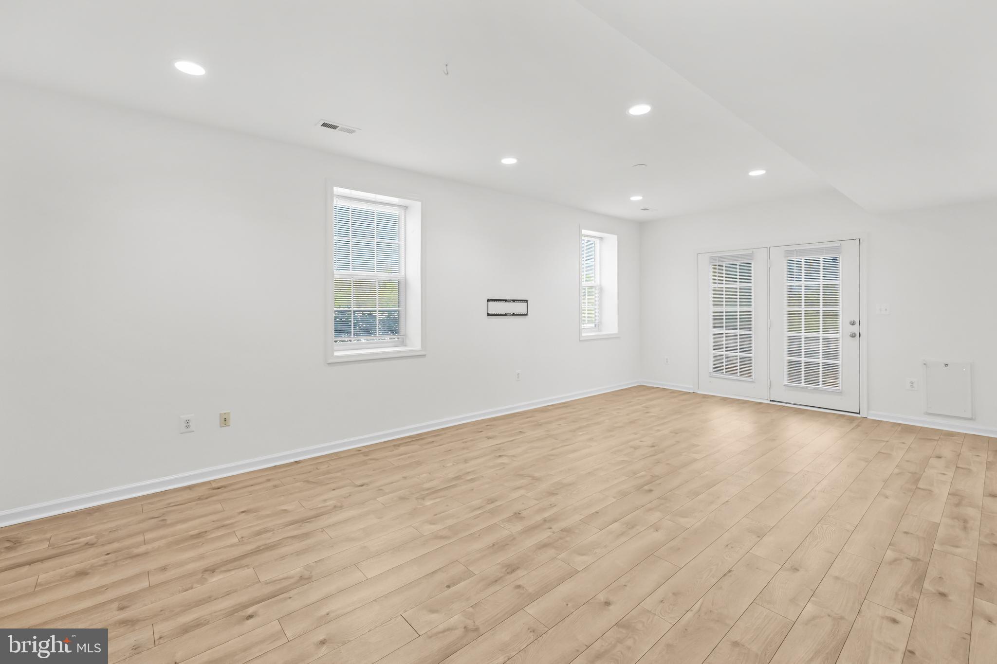 JOHN LEARY - Residential