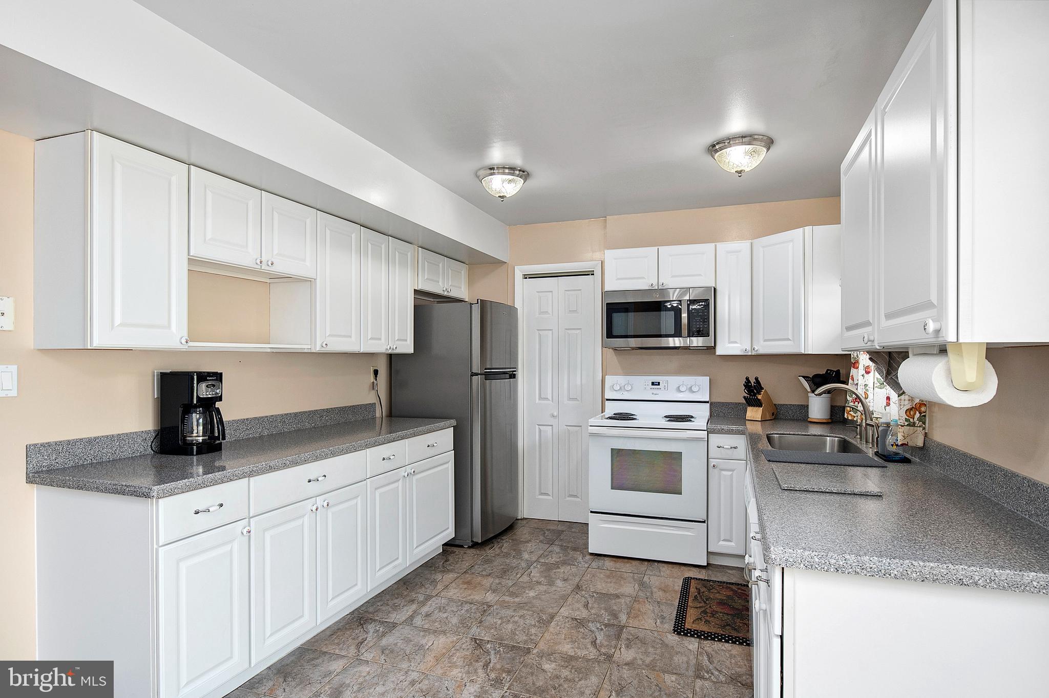 TULIP GROVE - Residential