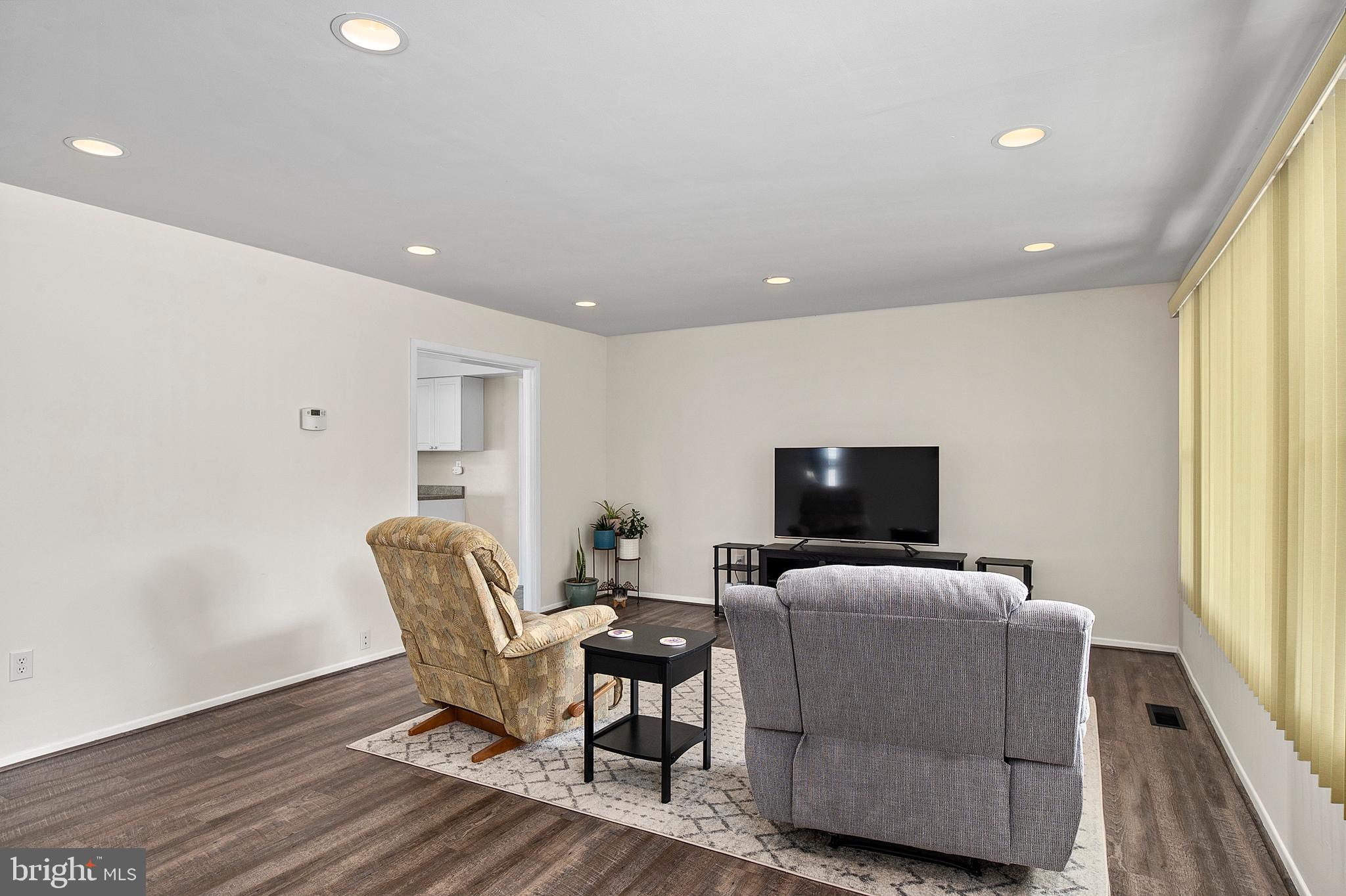 TULIP GROVE - Residential