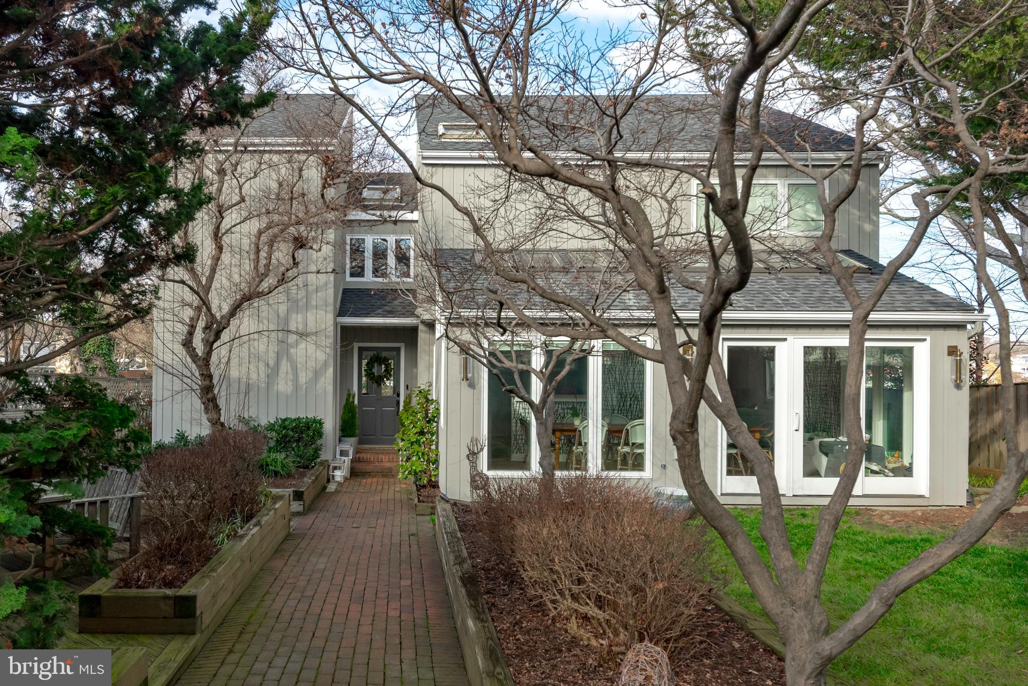 EASTPORT - Residential Lease