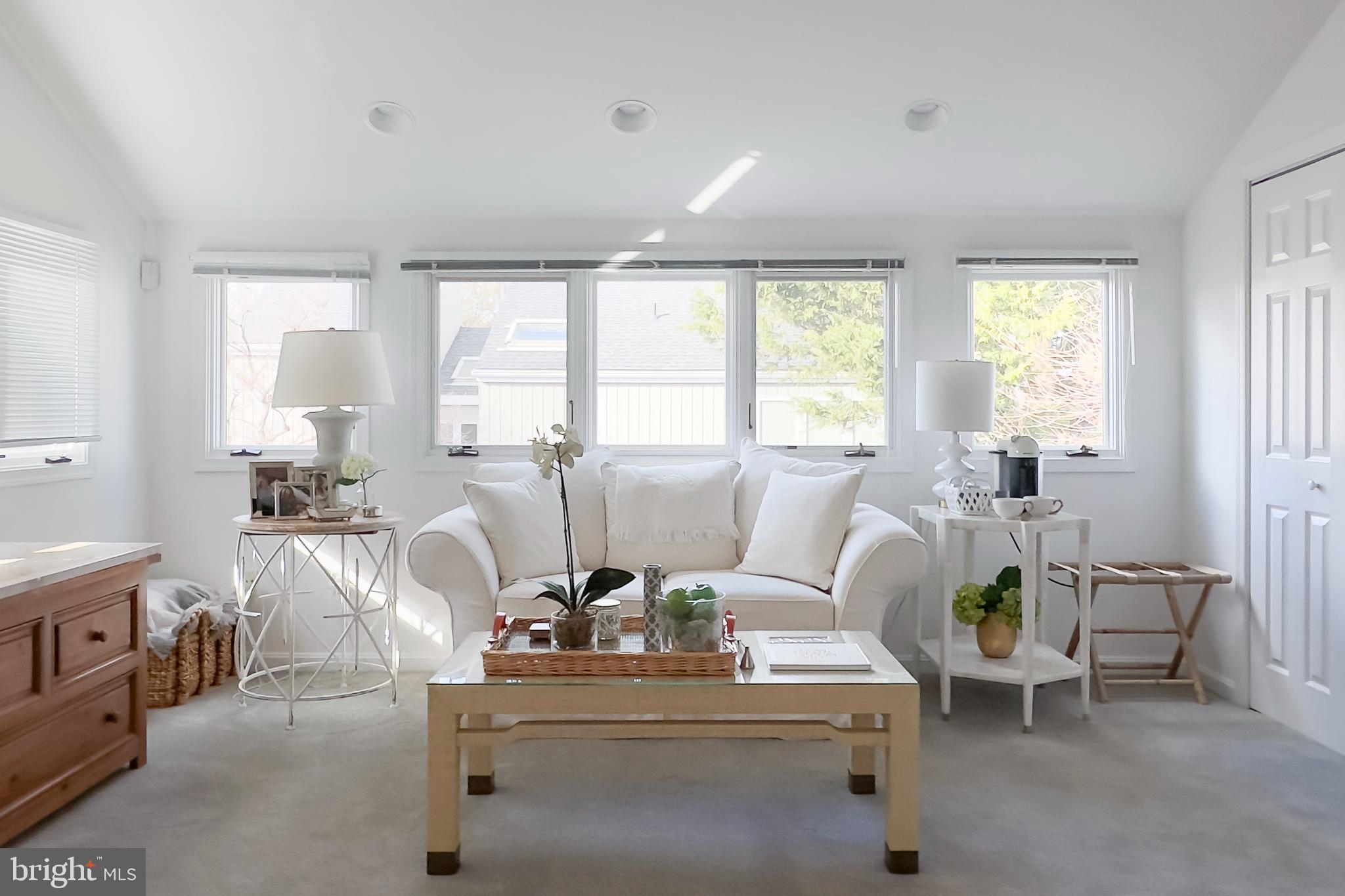 EASTPORT - Residential Lease