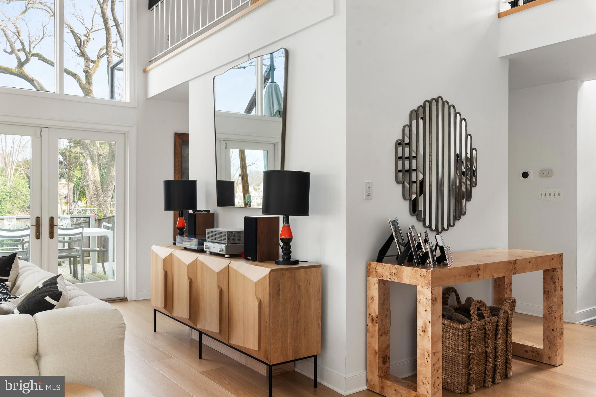 EASTPORT - Residential Lease