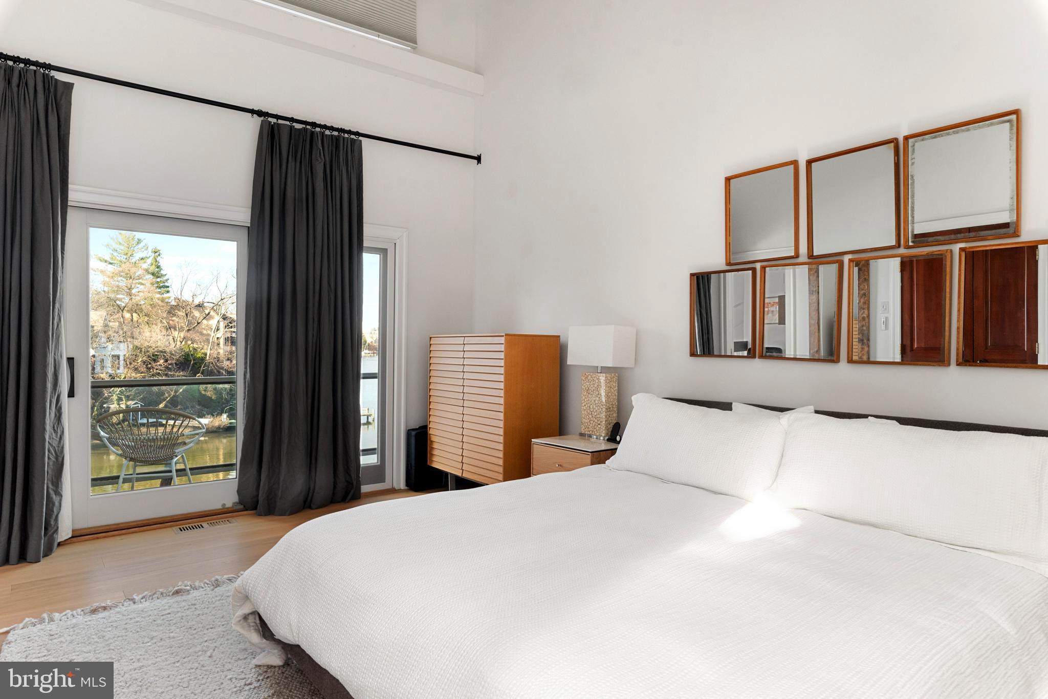 EASTPORT - Residential Lease