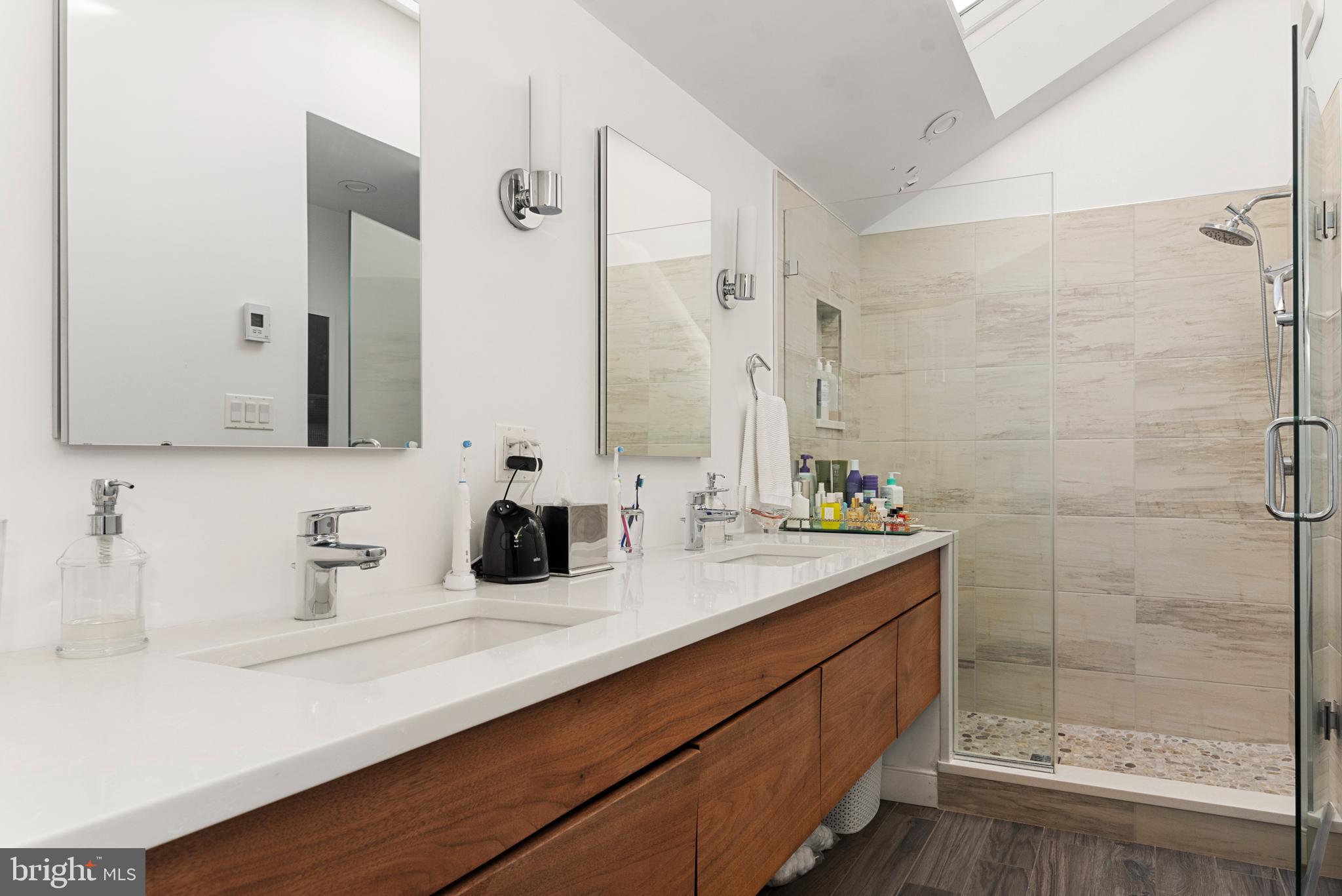 EASTPORT - Residential Lease