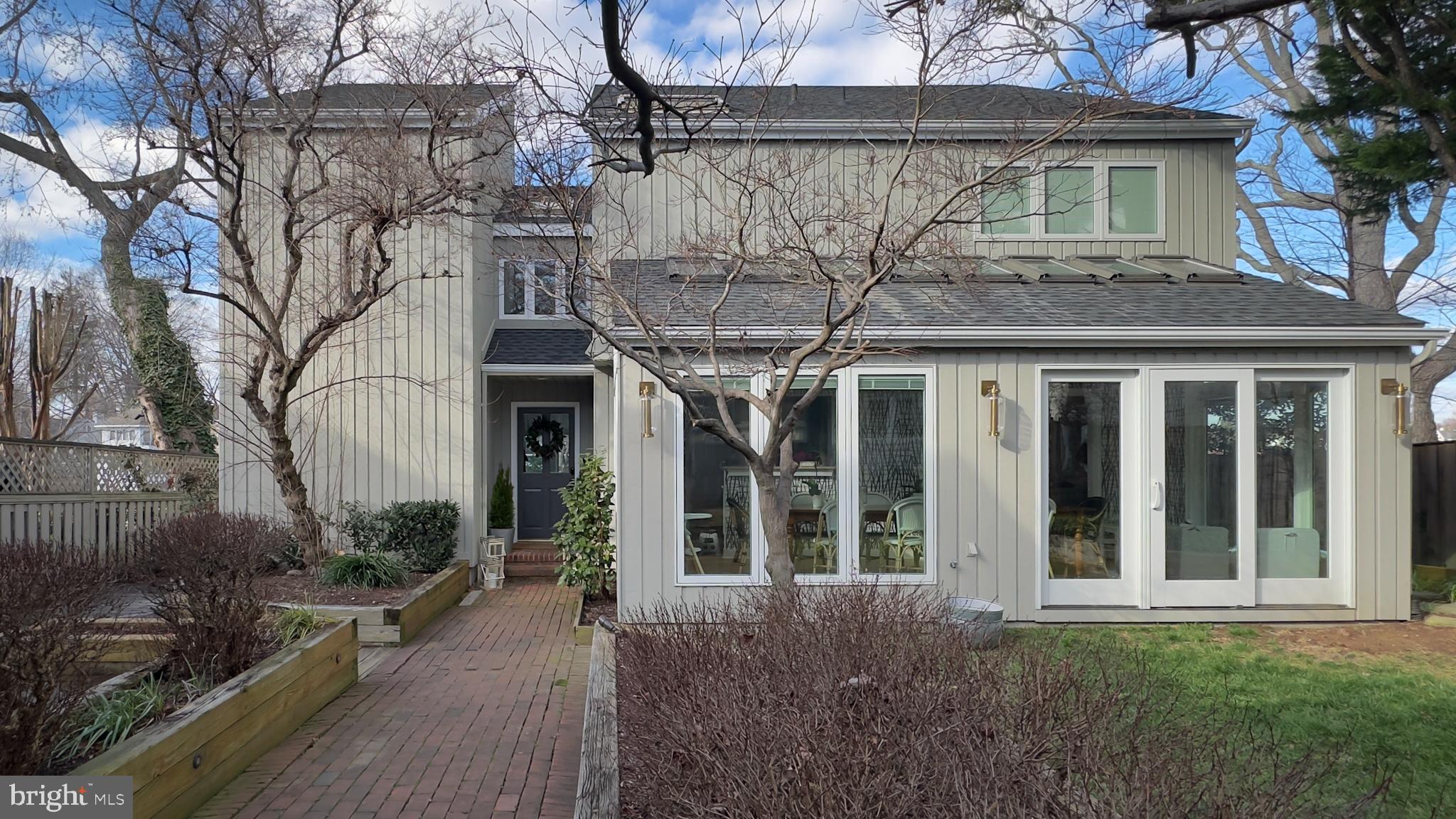 EASTPORT - Residential Lease