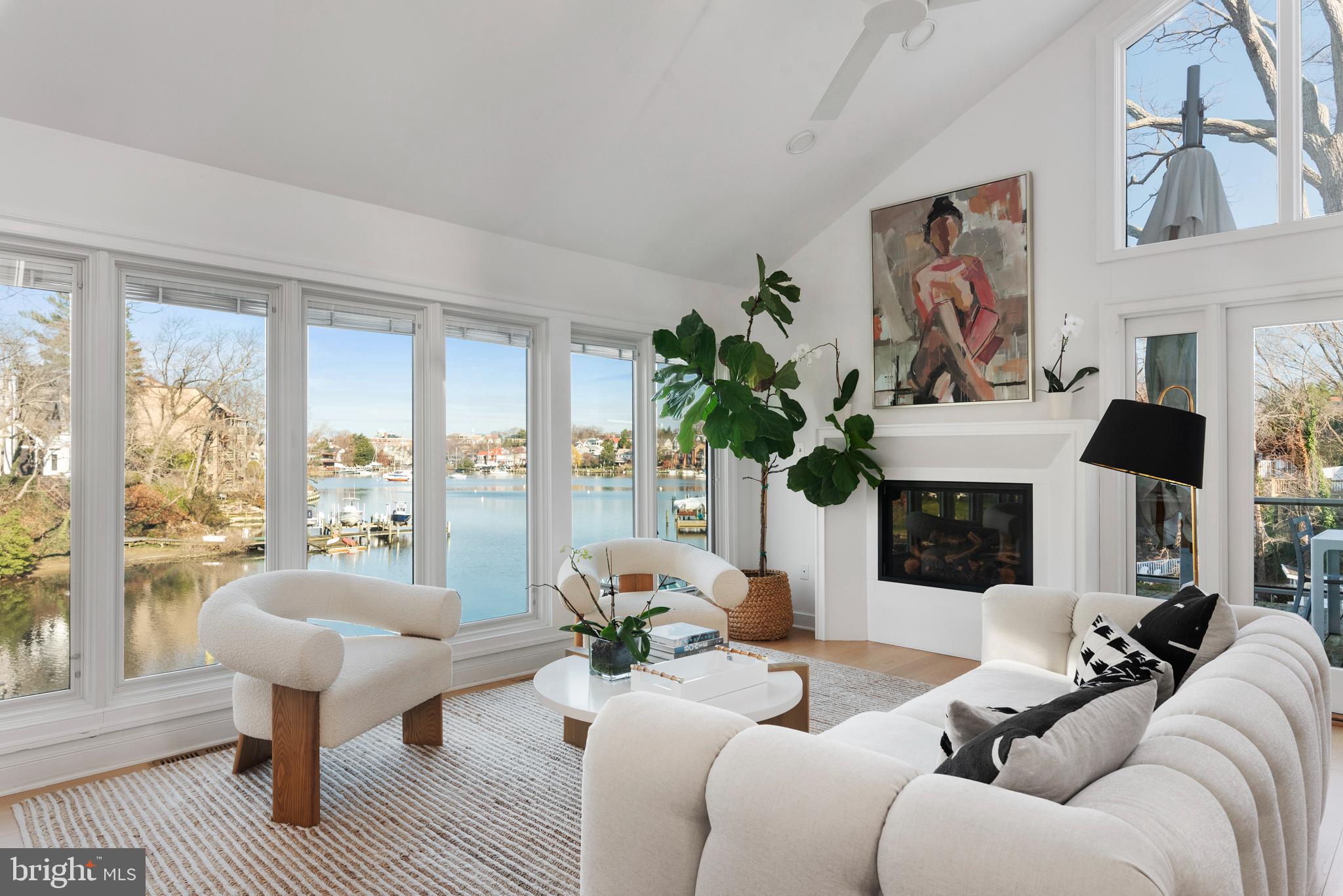 EASTPORT - Residential Lease