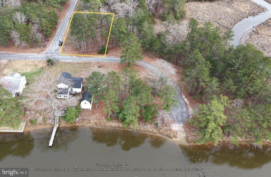 This nice corner lot with views of Lancaster Creek in front is steps away from the community boat access in a quiet community with no HOA.    Potential home could have water views on 2 sides.