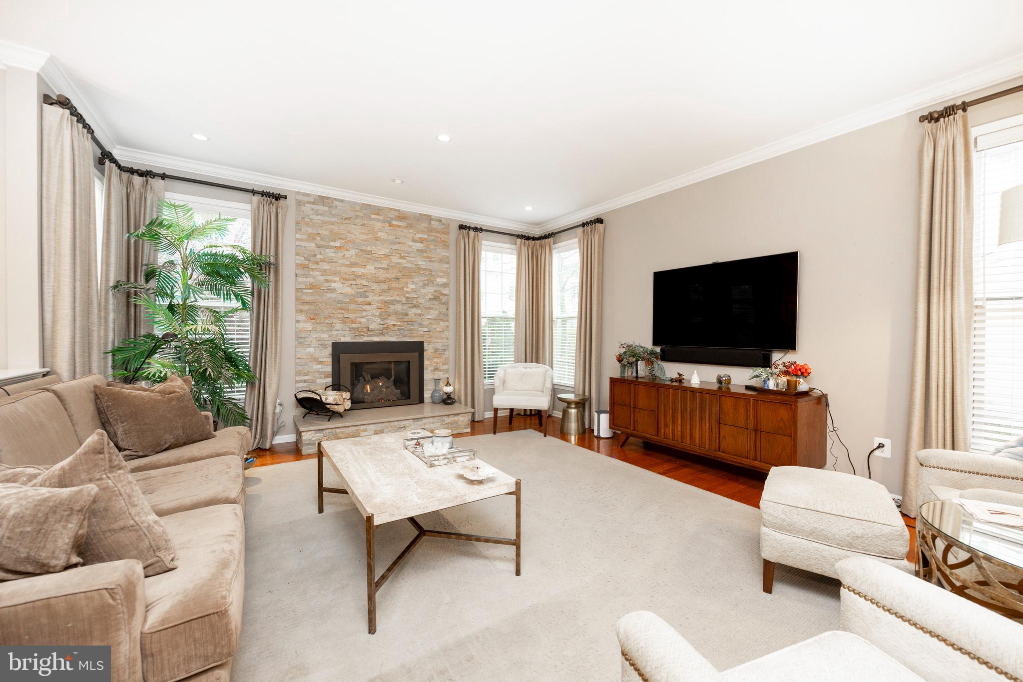 RIVERCREST - Residential Lease