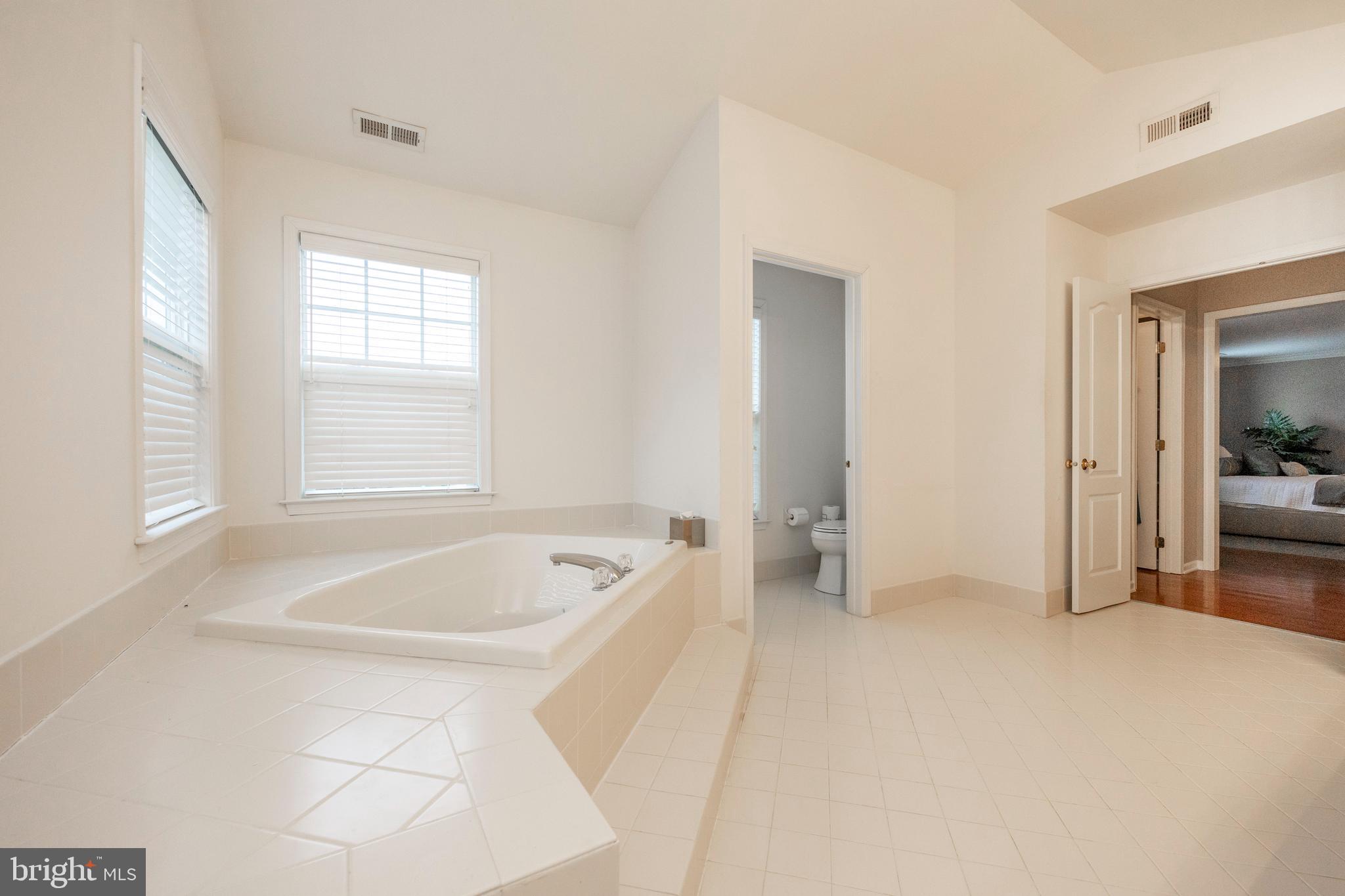 RIVERCREST - Residential Lease