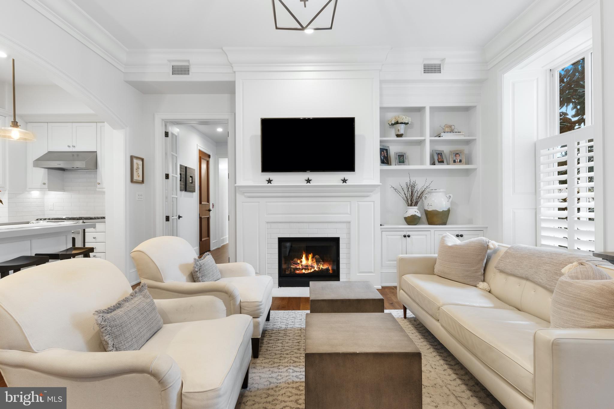 LOUELLA HOUSE - Residential