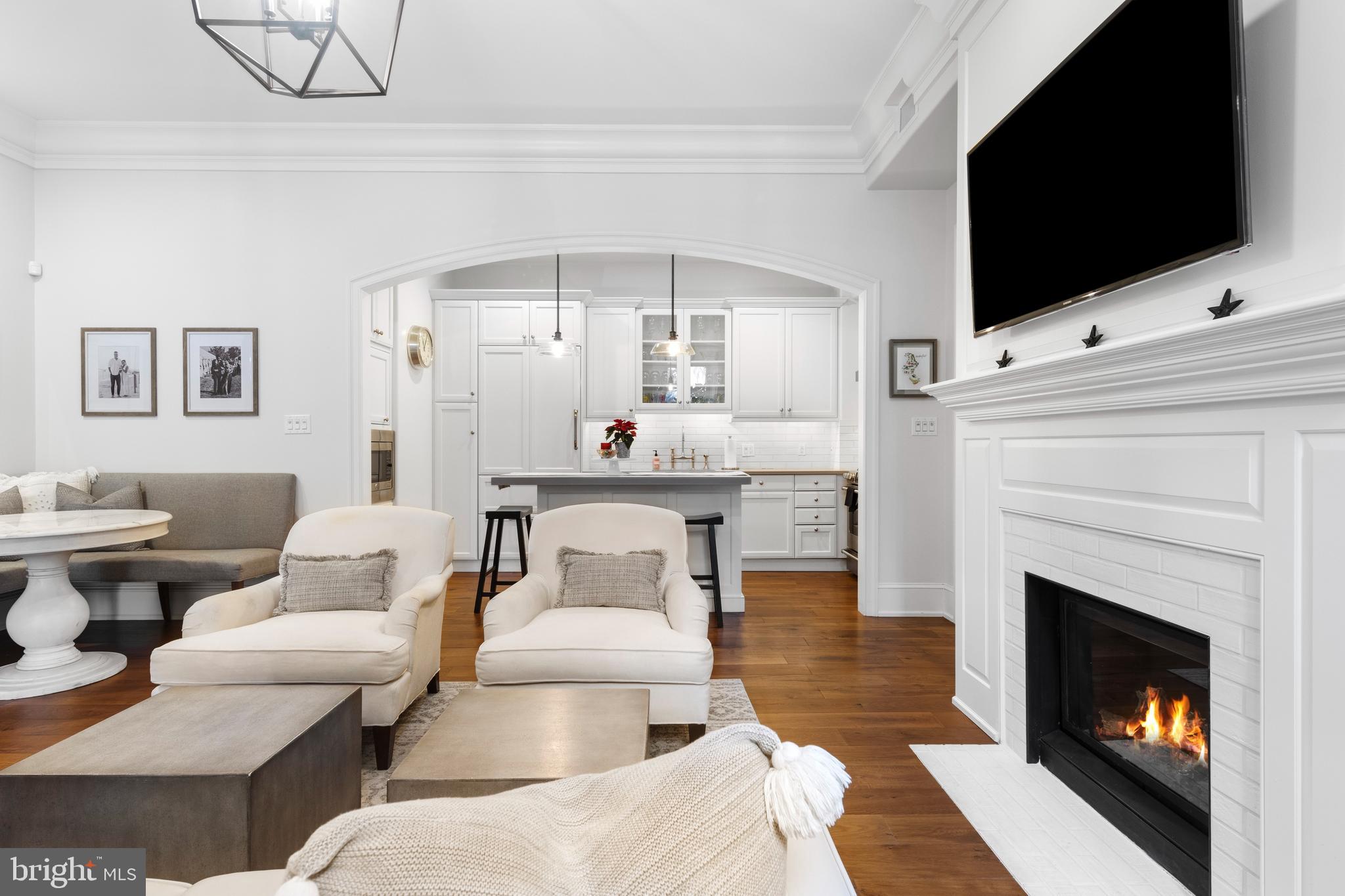 LOUELLA HOUSE - Residential