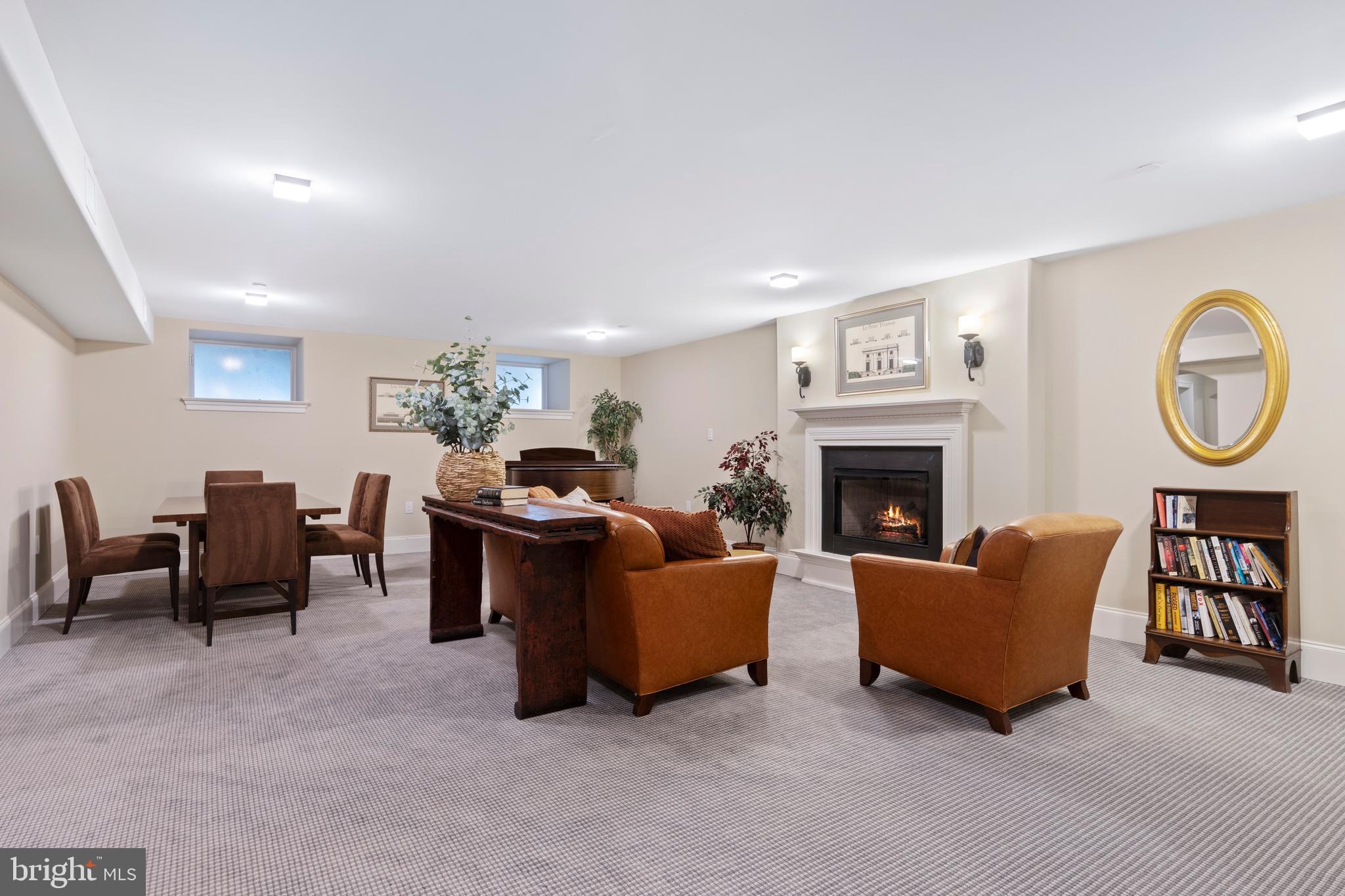 LOUELLA HOUSE - Residential