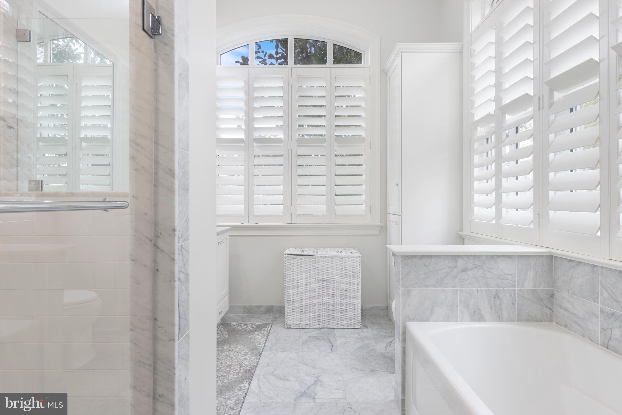 LOUELLA HOUSE - Residential